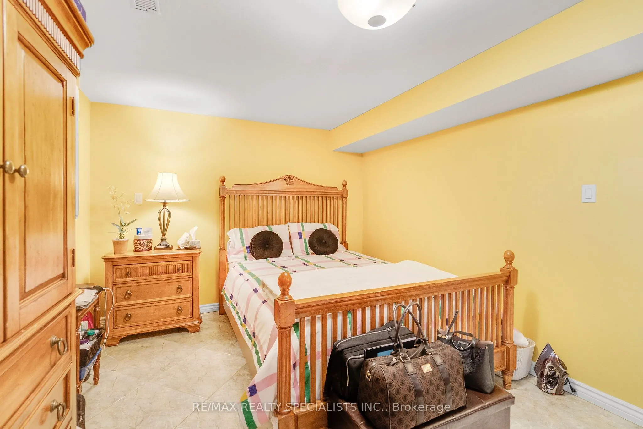 4982 Maxine Place