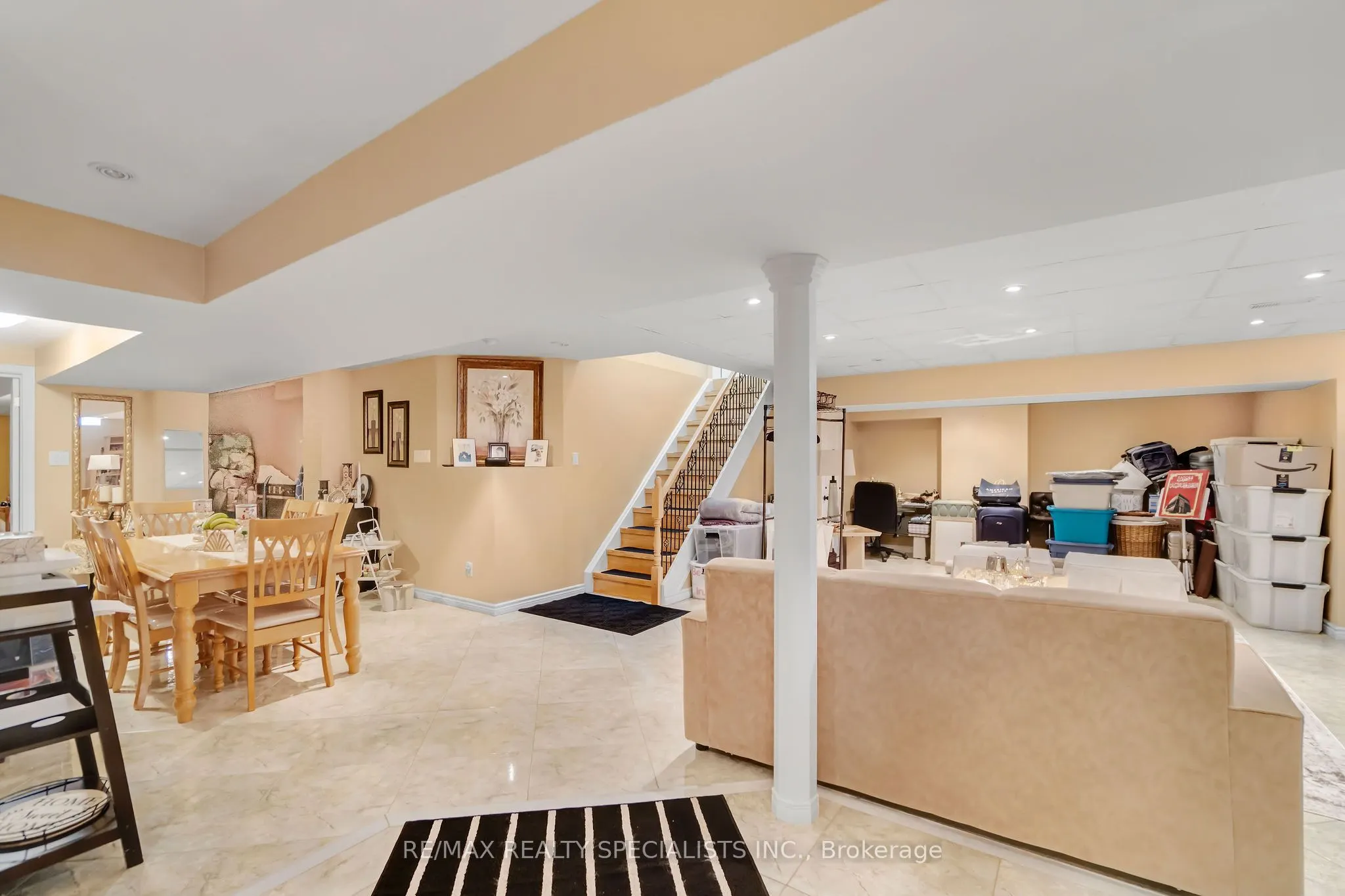 4982 Maxine Place