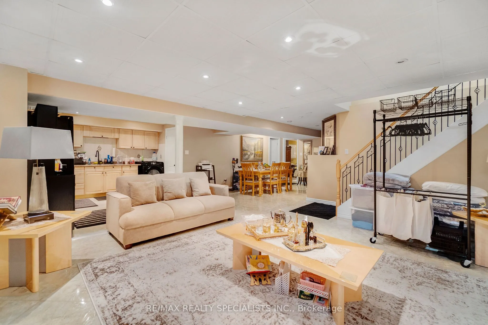 4982 Maxine Place