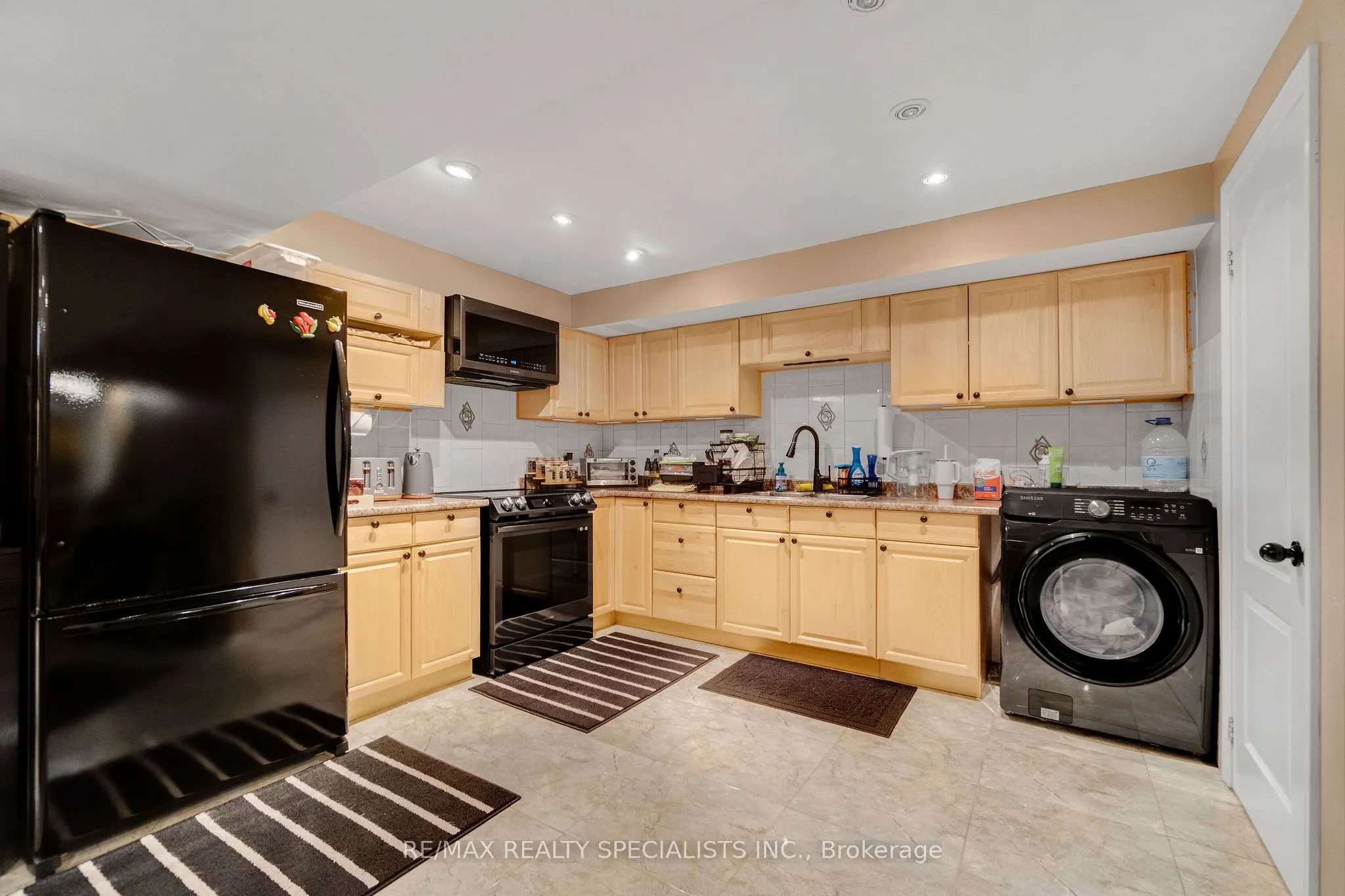 4982 Maxine Place