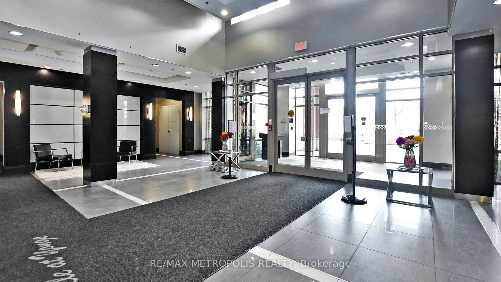 75 King Street E #1609