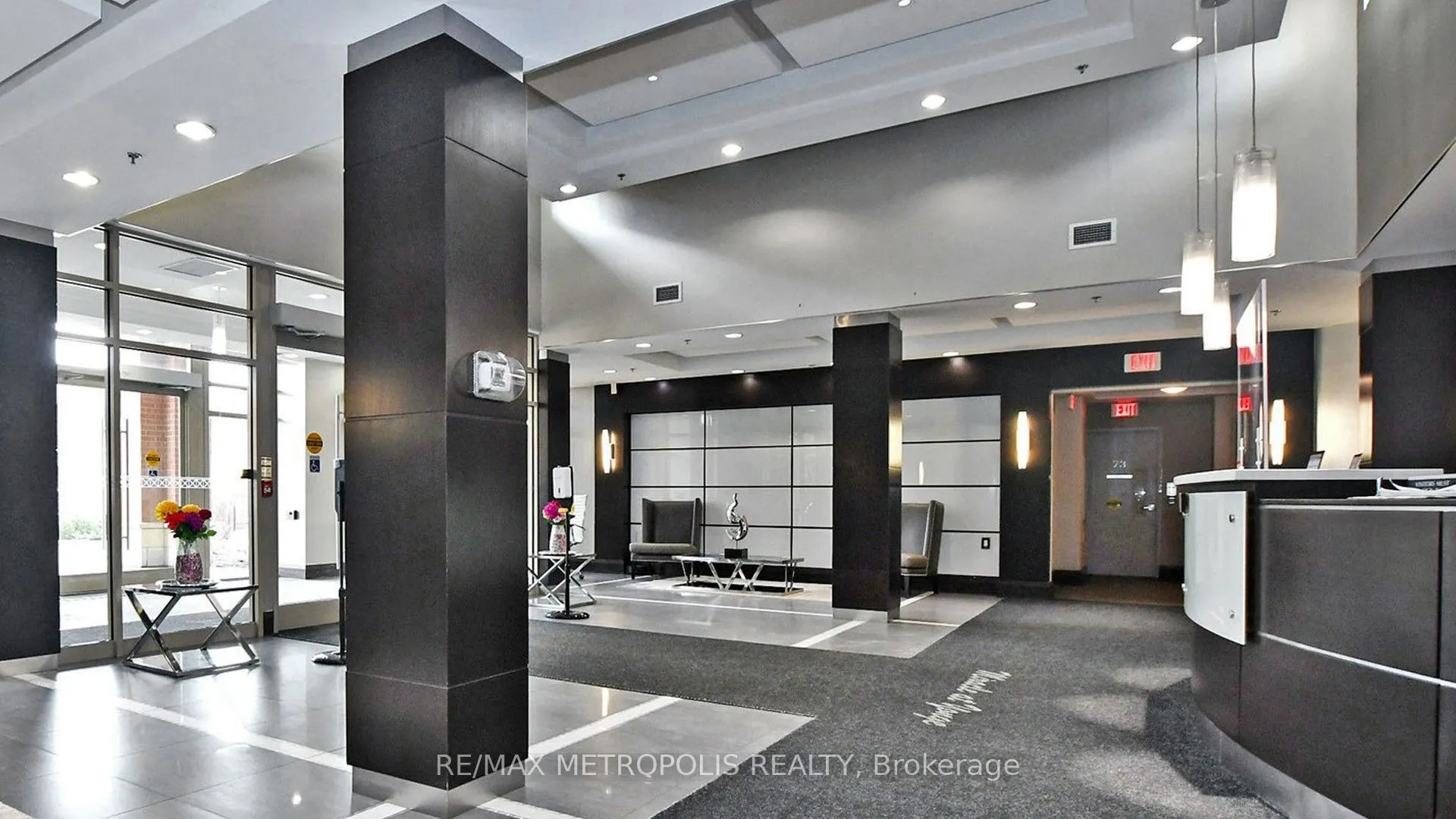 75 King Street E #1609