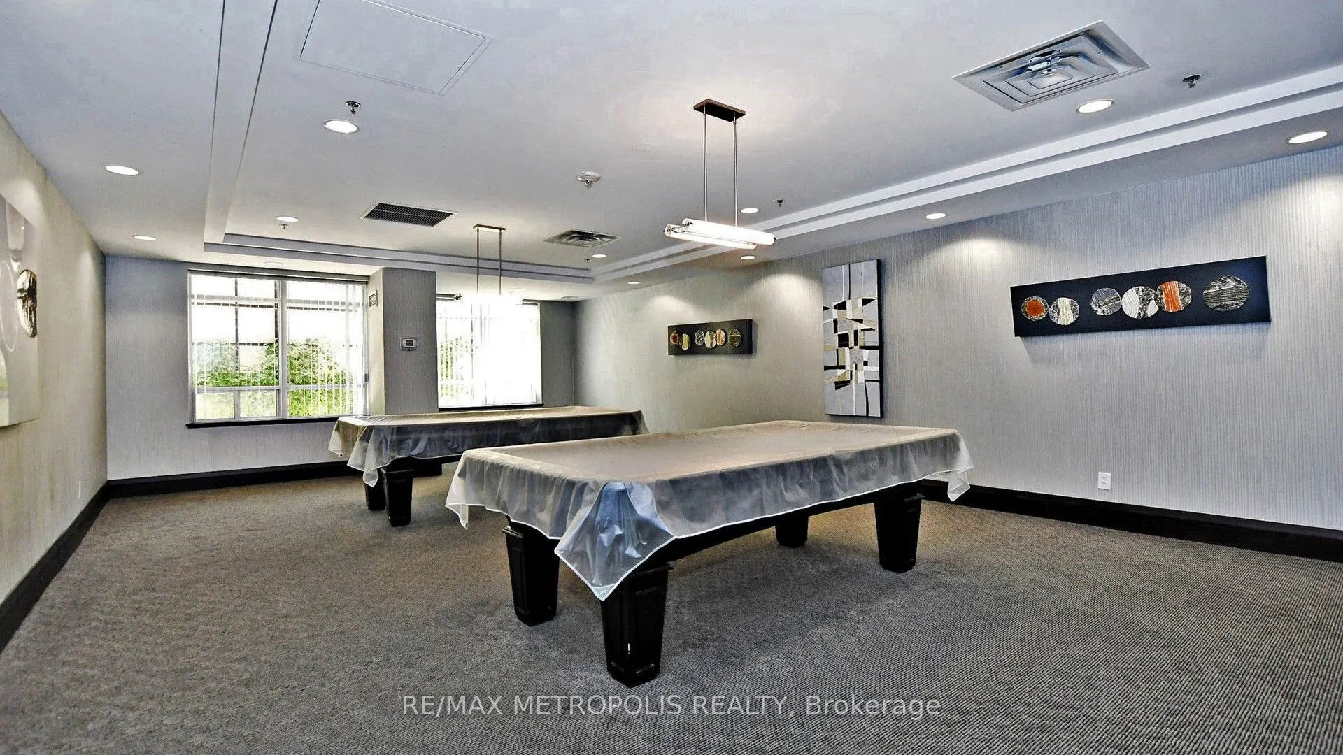 75 King Street E #1609
