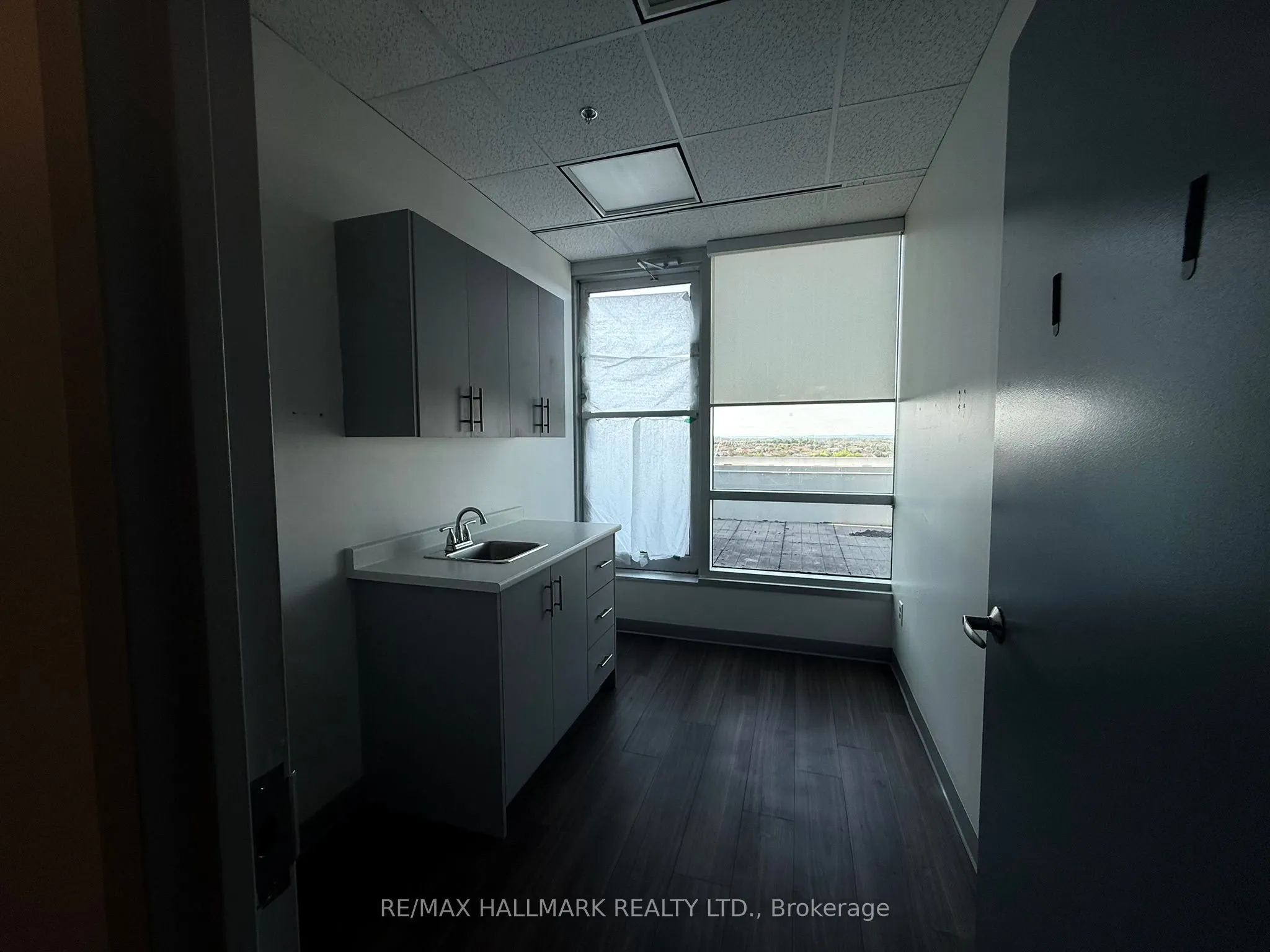 2250 Bovaird Drive E, #615