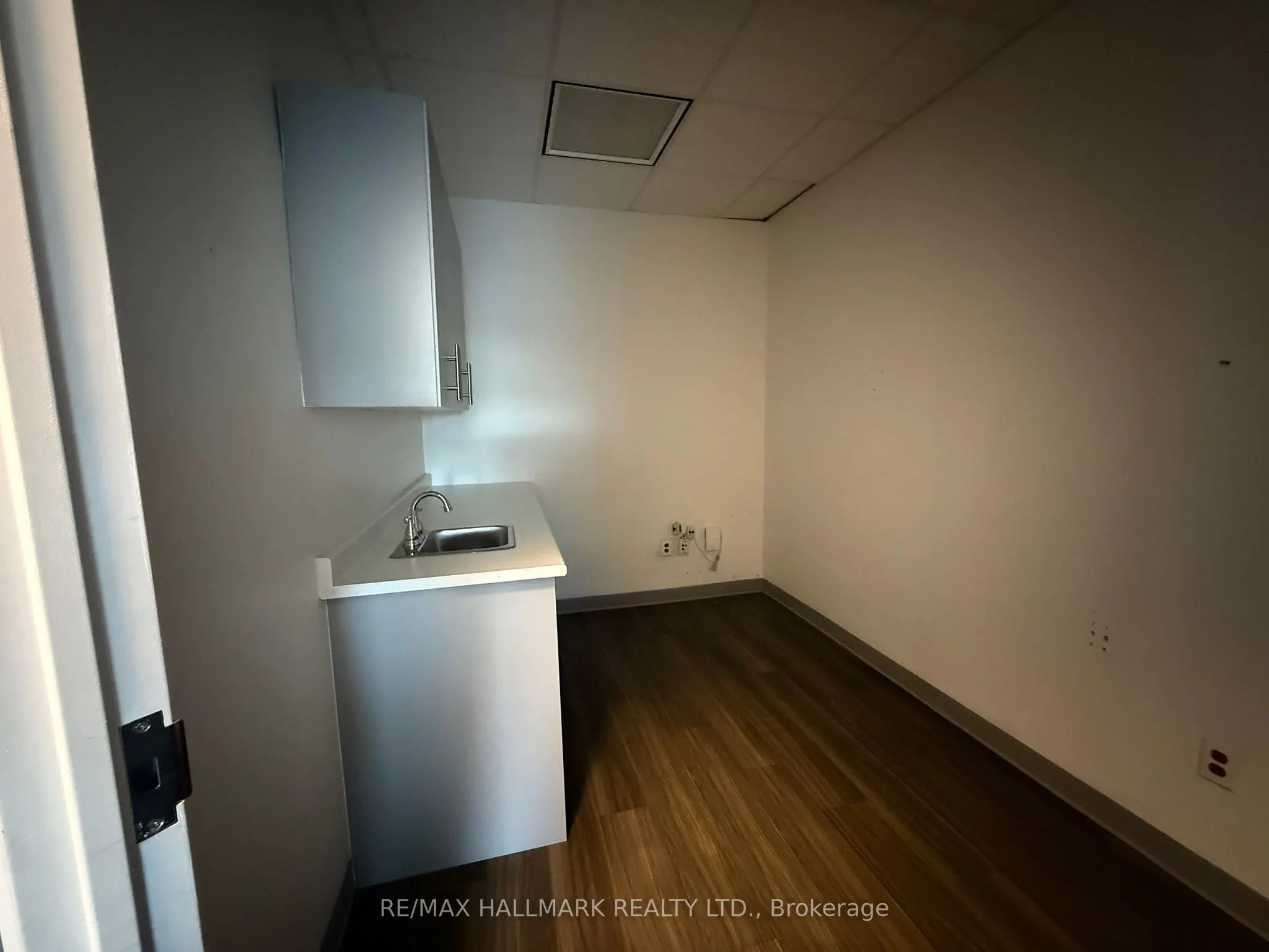 2250 Bovaird Drive E, #615