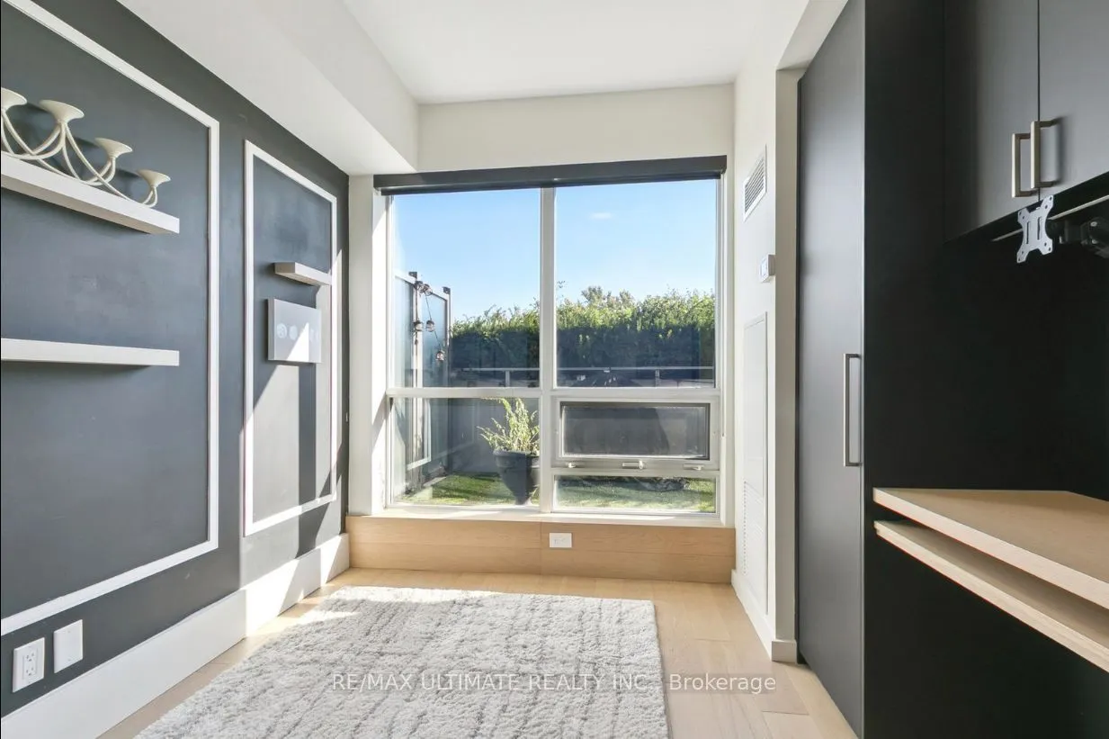 15 James Finlay Way, #730