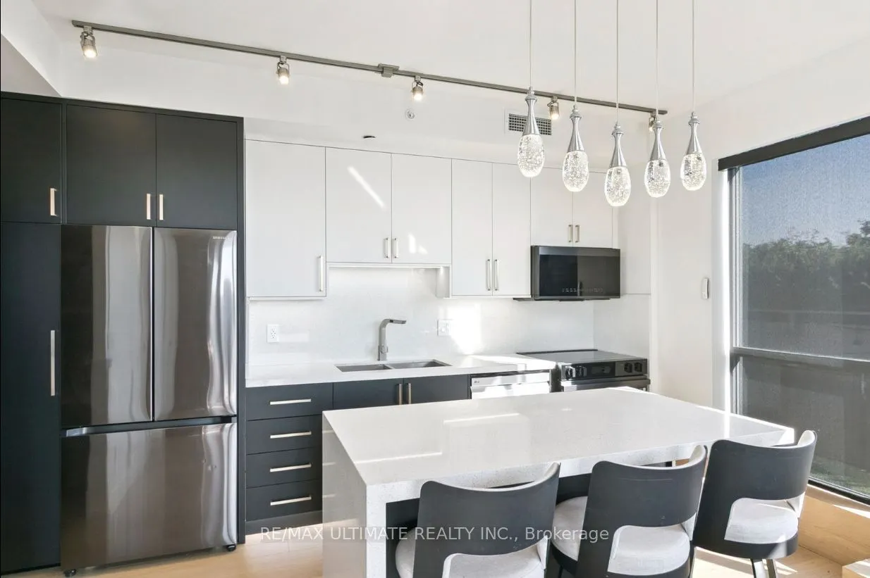 15 James Finlay Way, #730