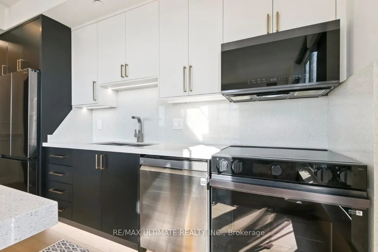 15 James Finlay Way, #730