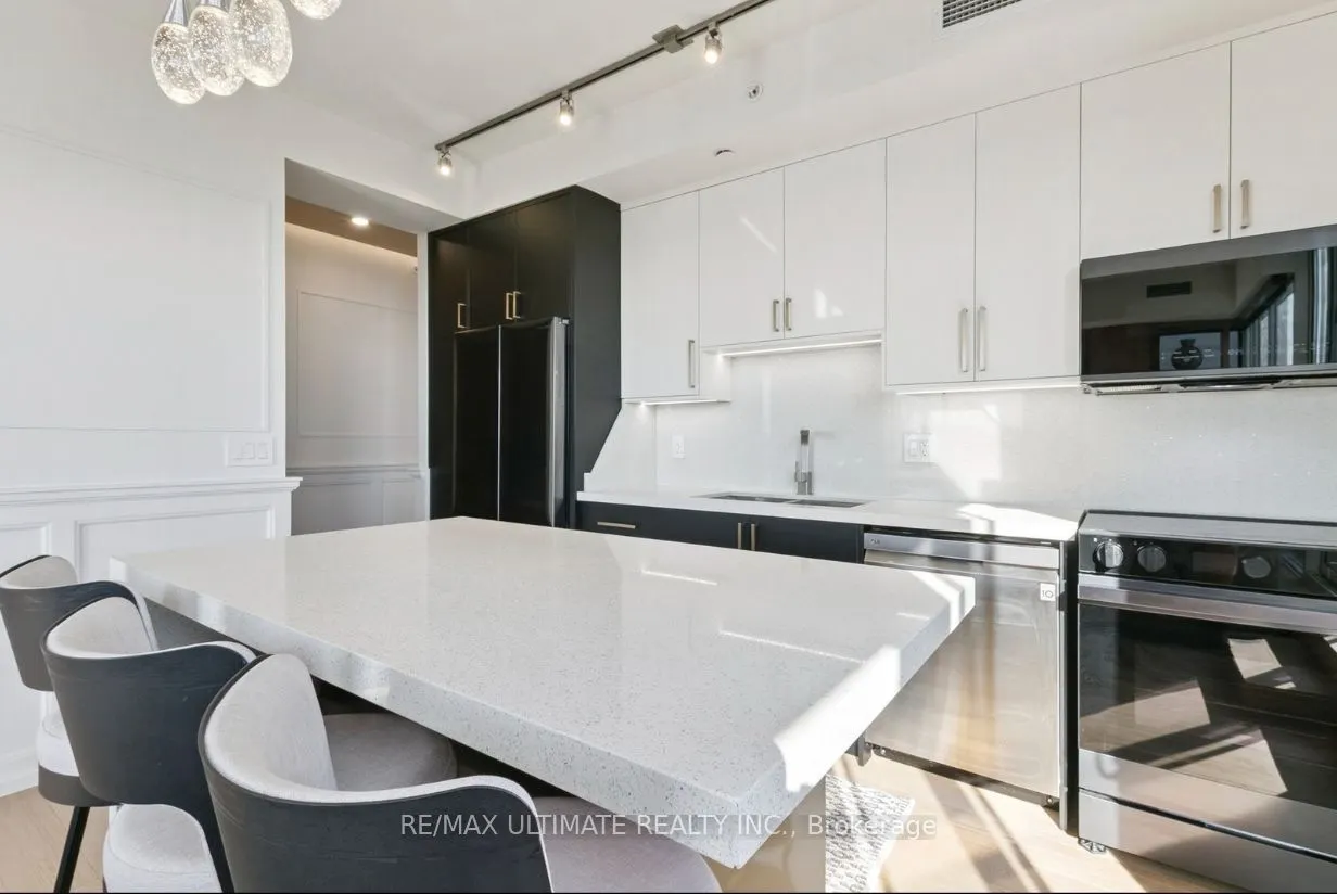 15 James Finlay Way, #730