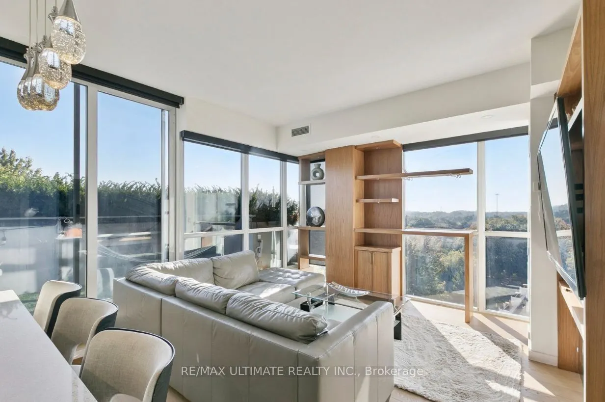 15 James Finlay Way, #730