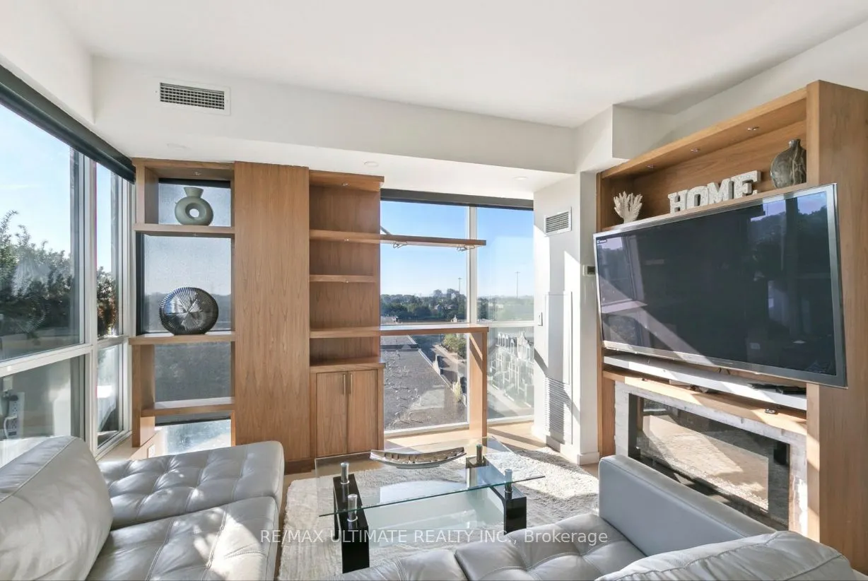 15 James Finlay Way, #730