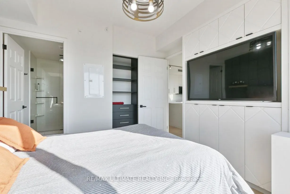 15 James Finlay Way, #730