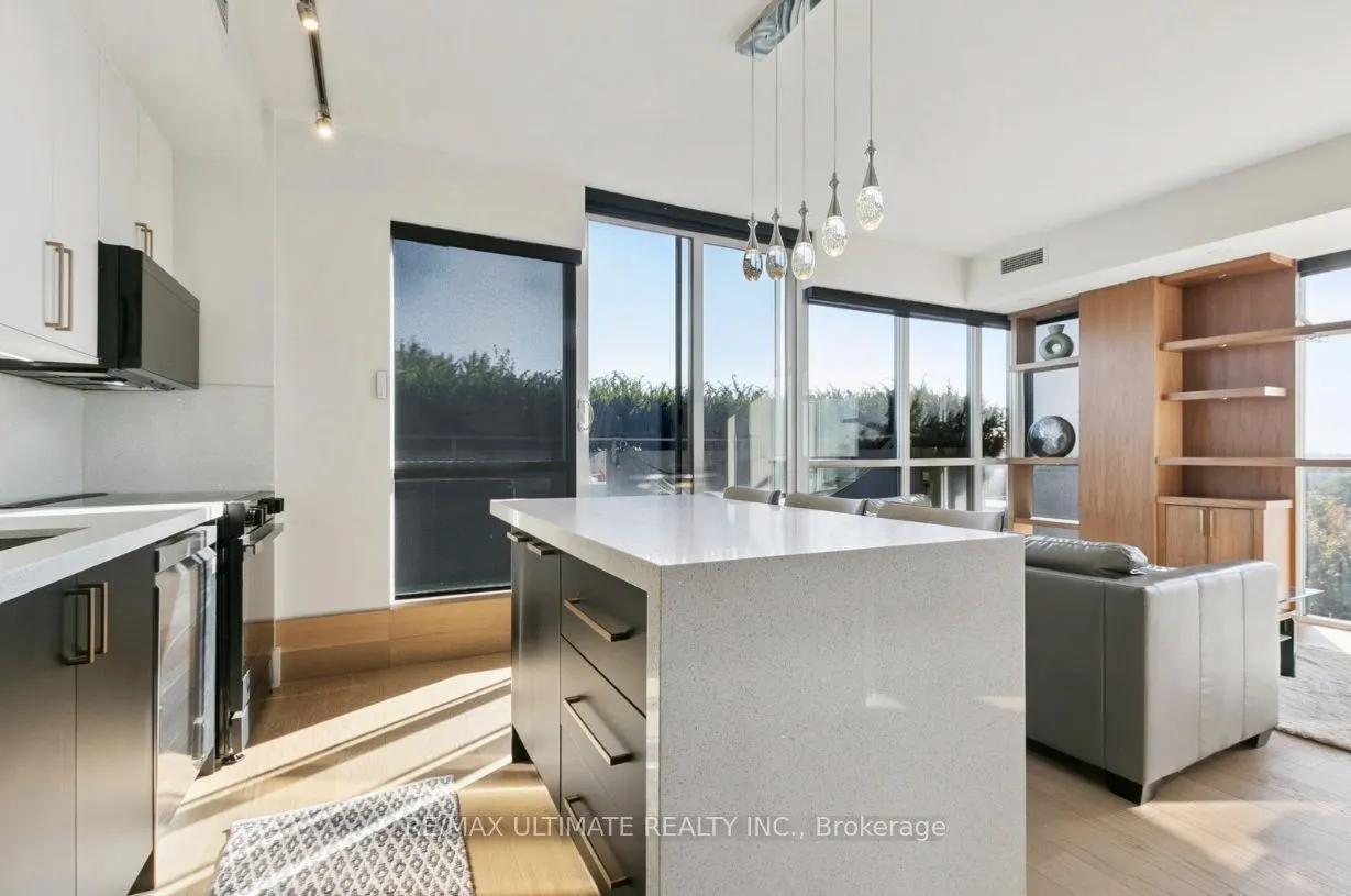 15 James Finlay Way, #730