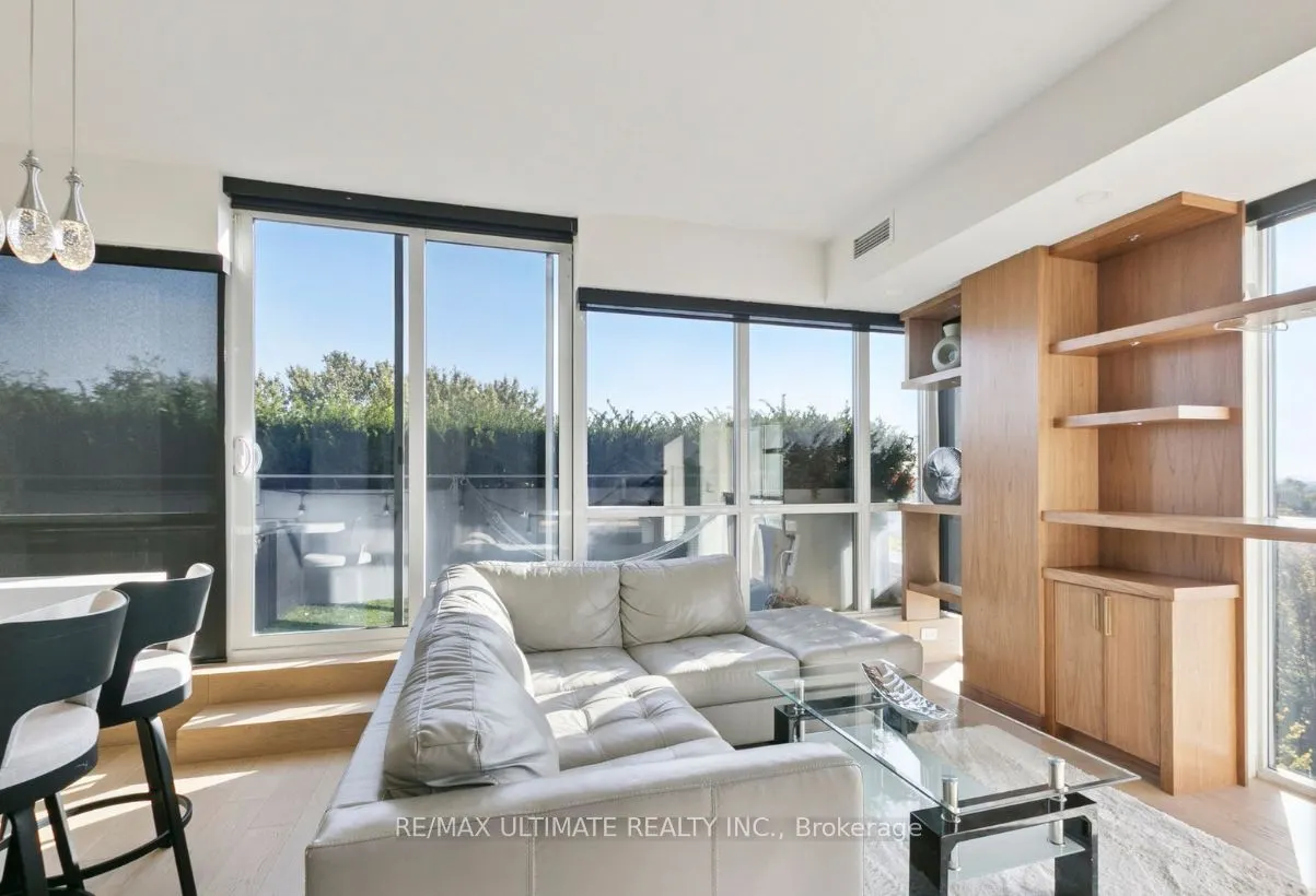 15 James Finlay Way, #730