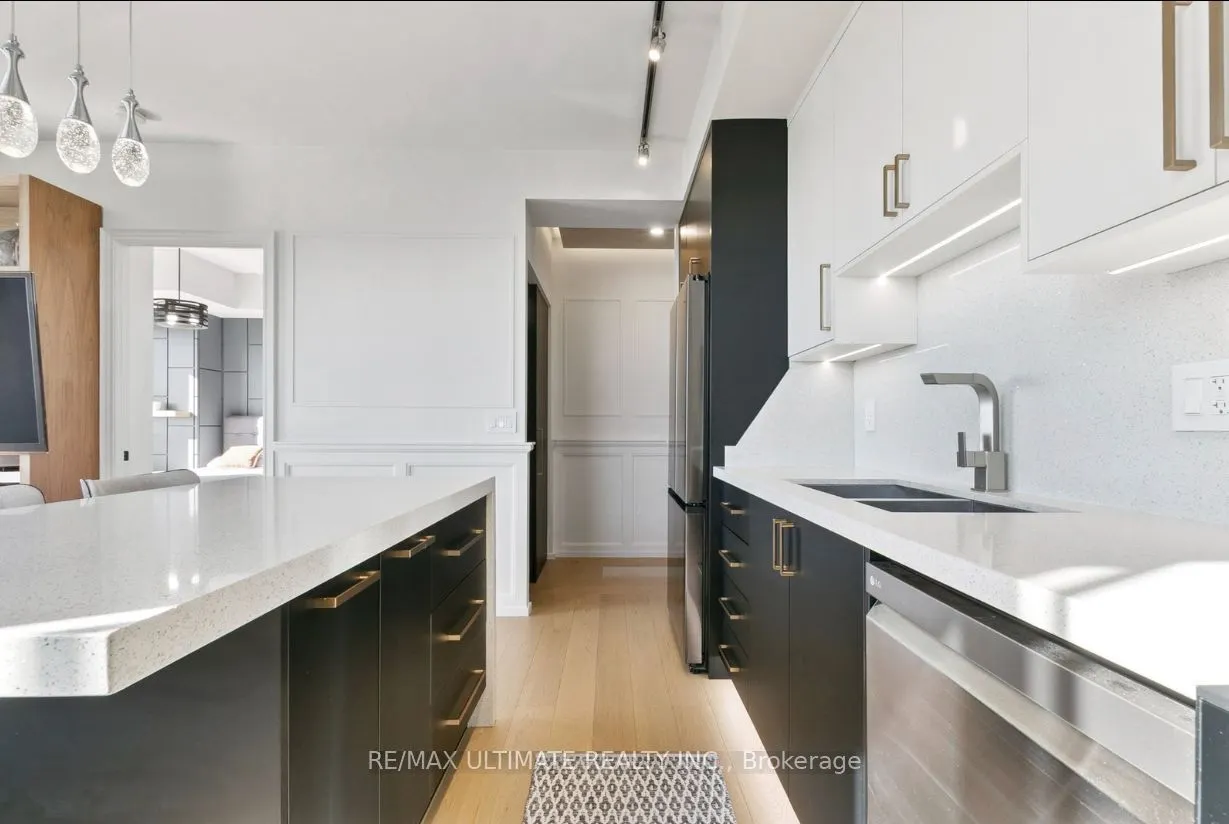 15 James Finlay Way, #730