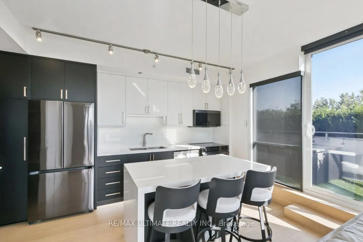 15 James Finlay Way, #730