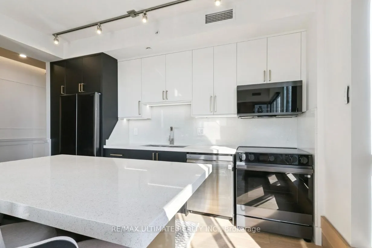 15 James Finlay Way, #730