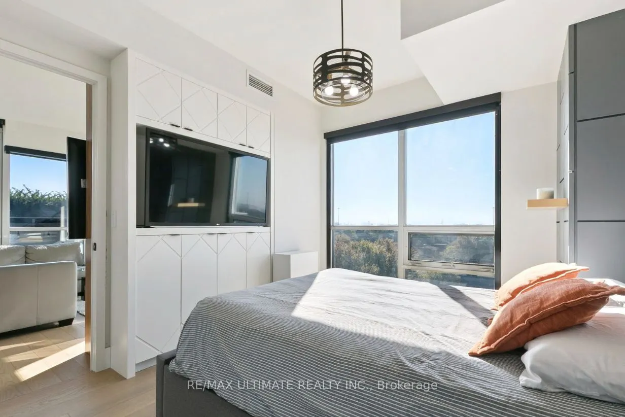 15 James Finlay Way, #730
