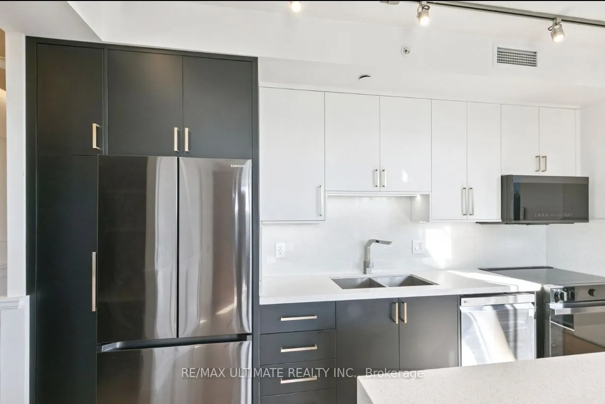 15 James Finlay Way, #730