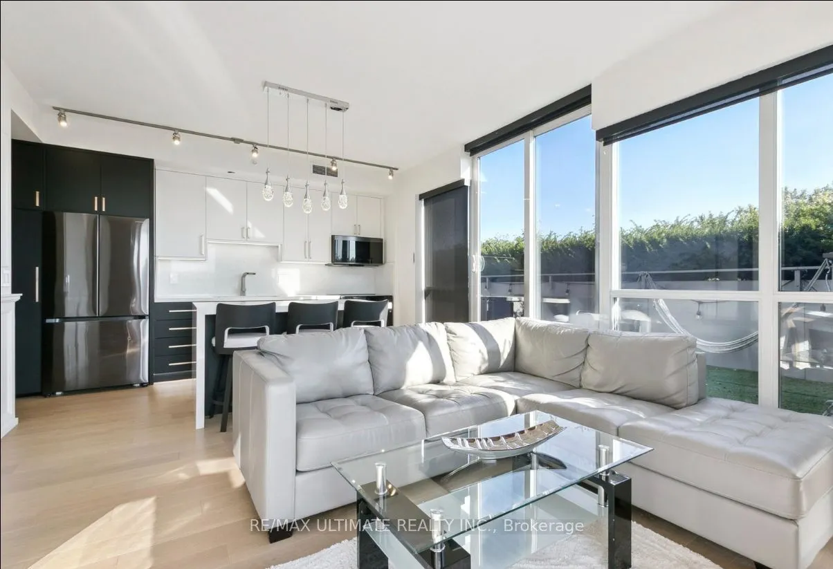 15 James Finlay Way, #730