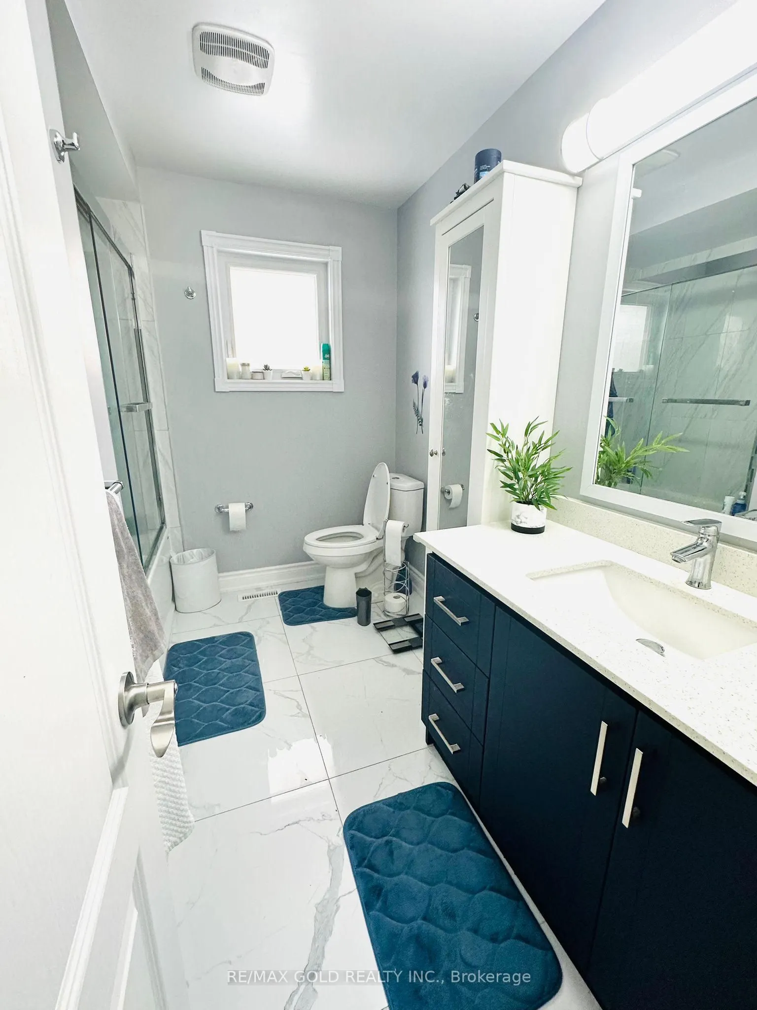 3 Panorama Crescent N