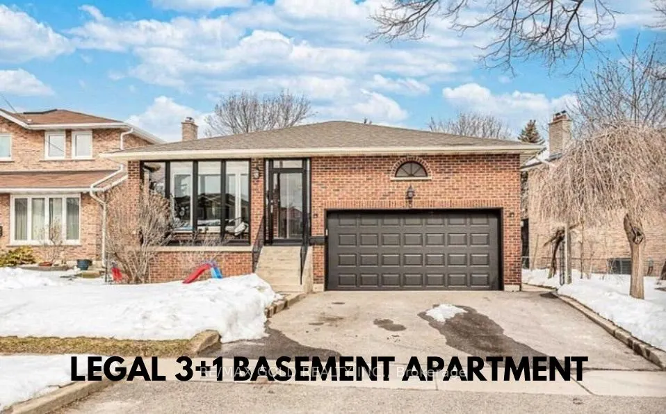 3 Panorama Crescent N