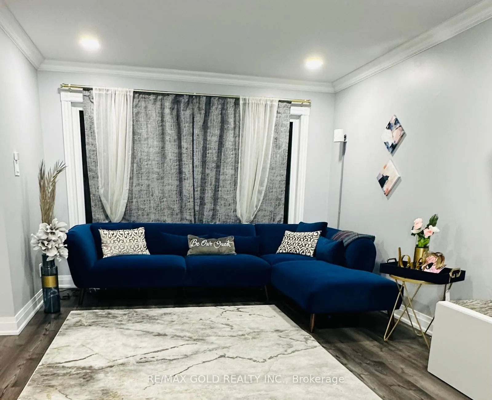 3 Panorama Crescent N