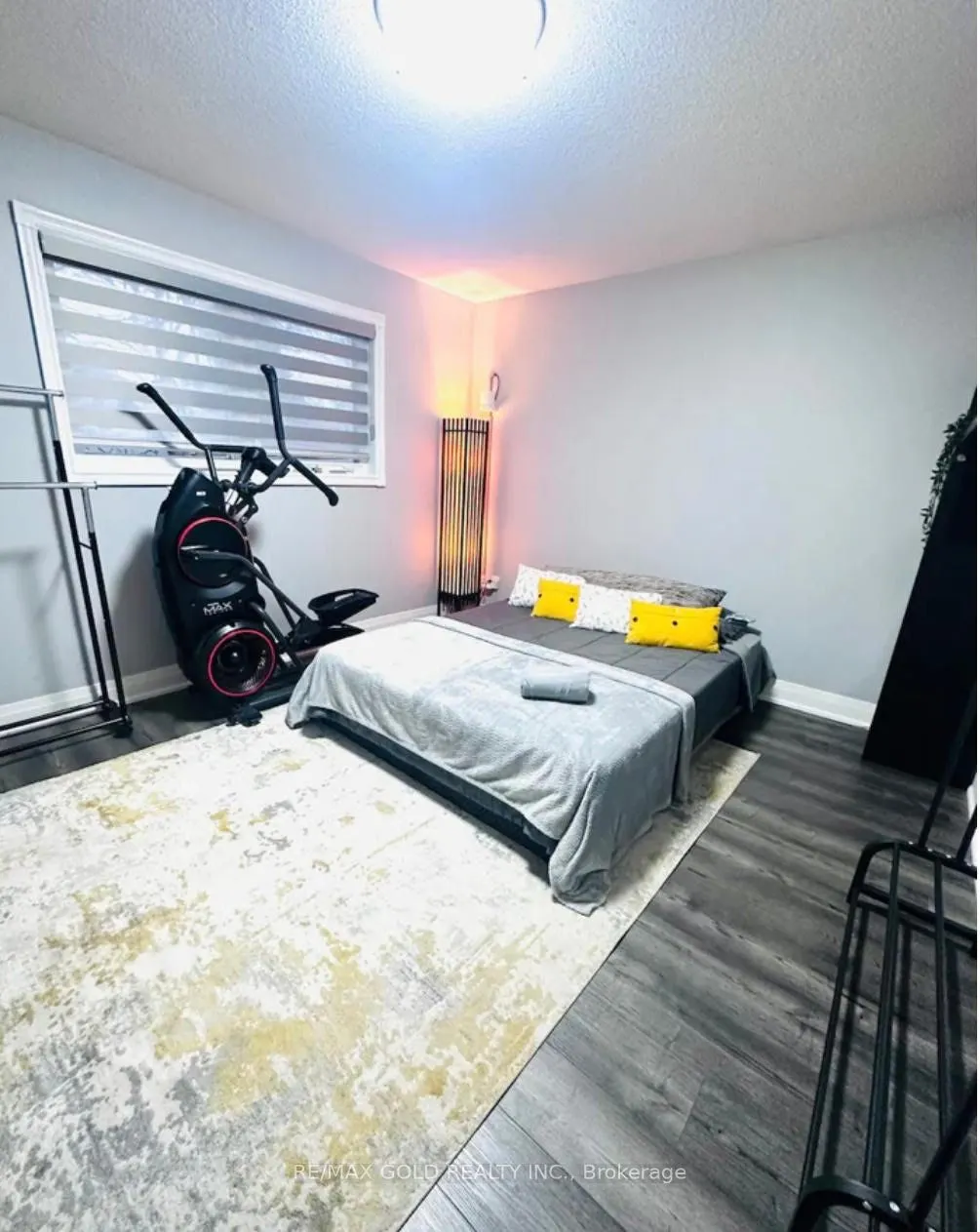 3 Panorama Crescent N
