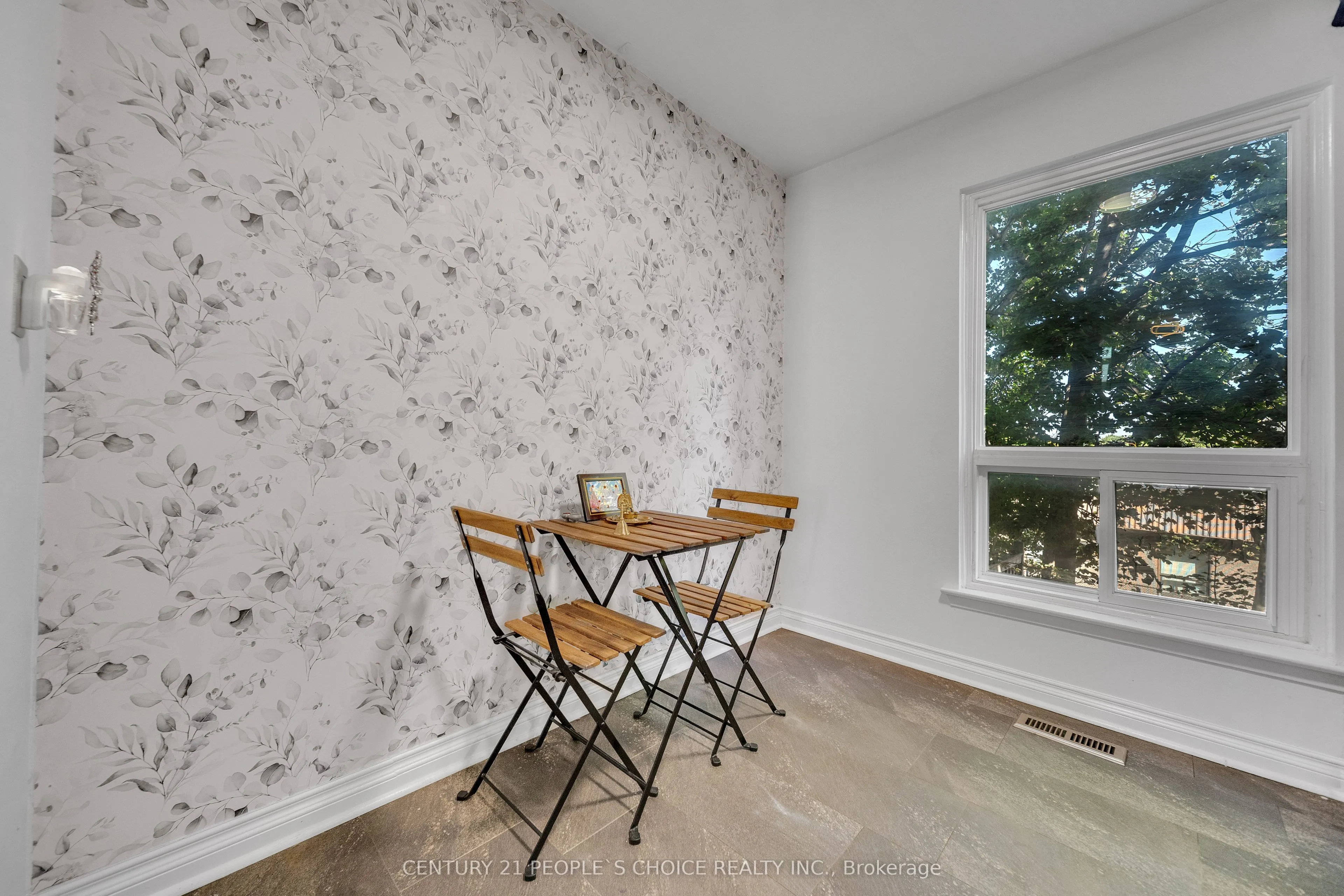 51 Mcmullen Crescent, #51