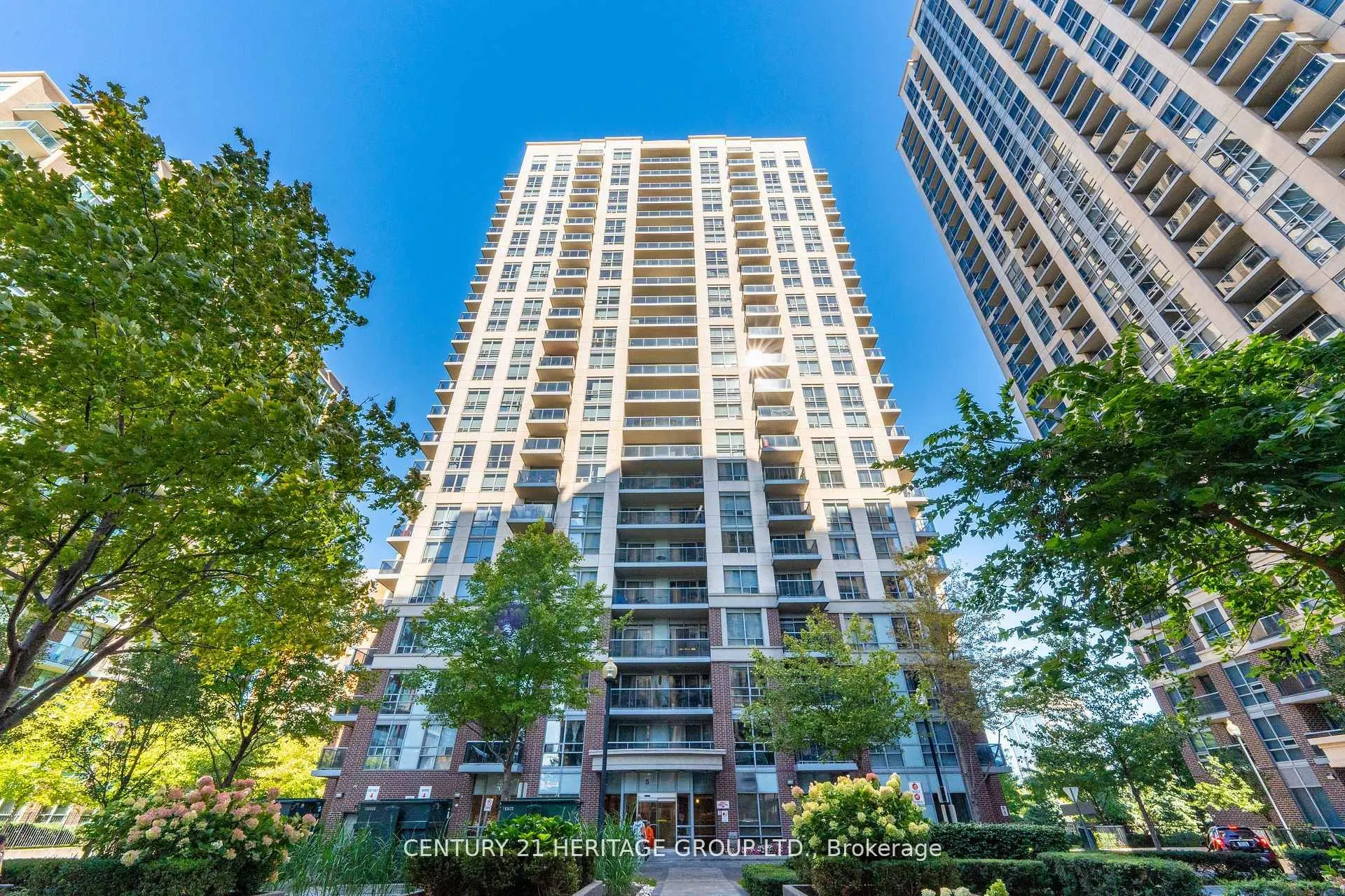 5 Michael Power Place, #2002
