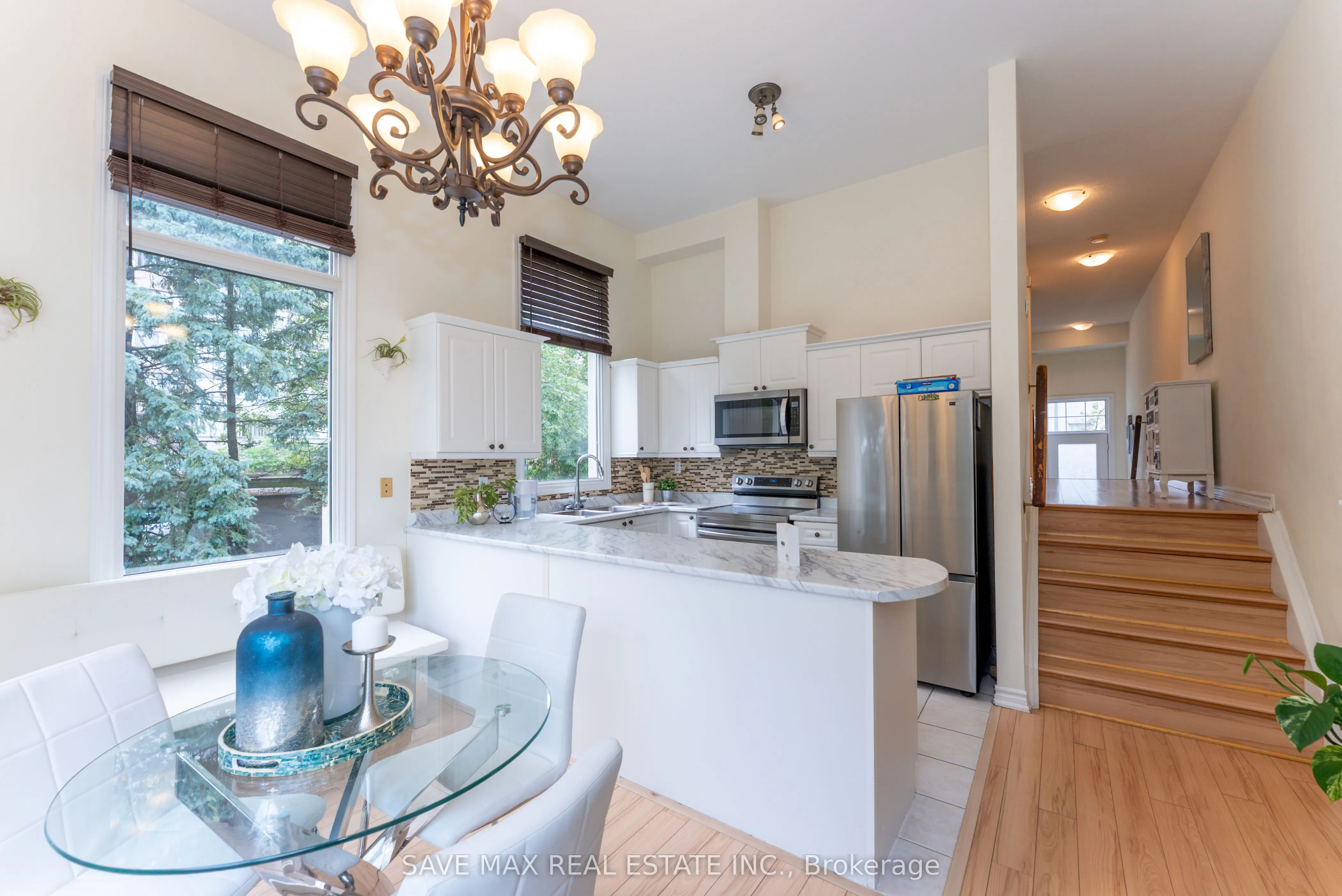 840 Dundas Street W, #25