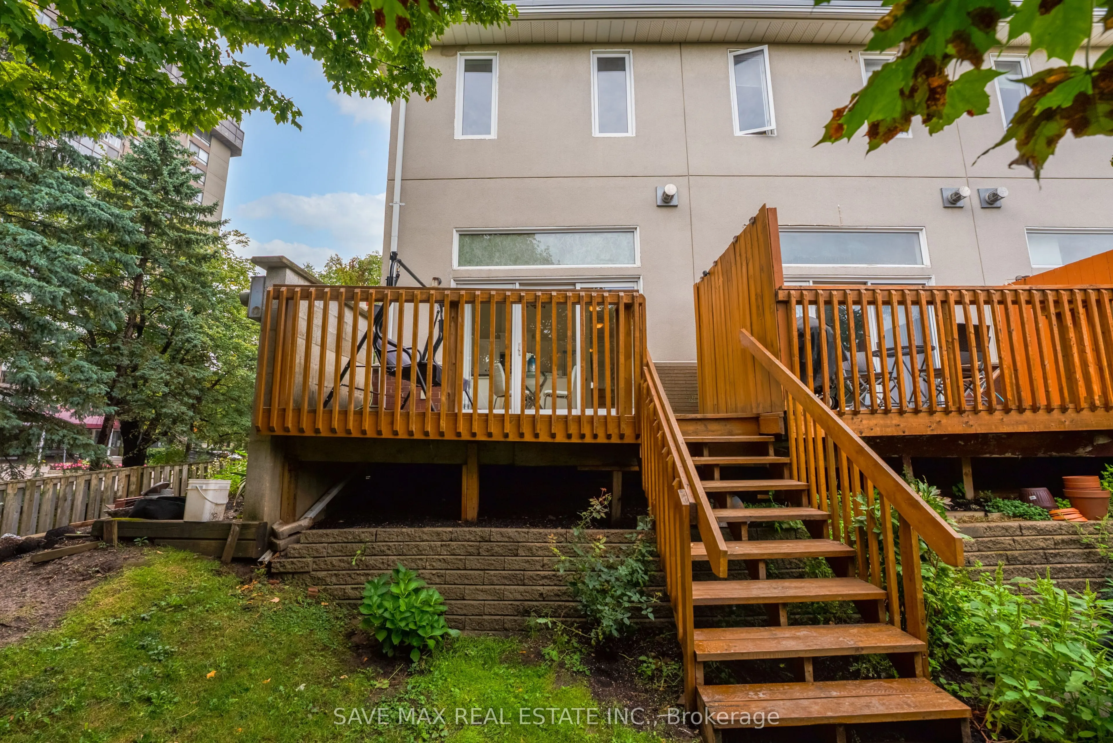 840 Dundas Street W, #25