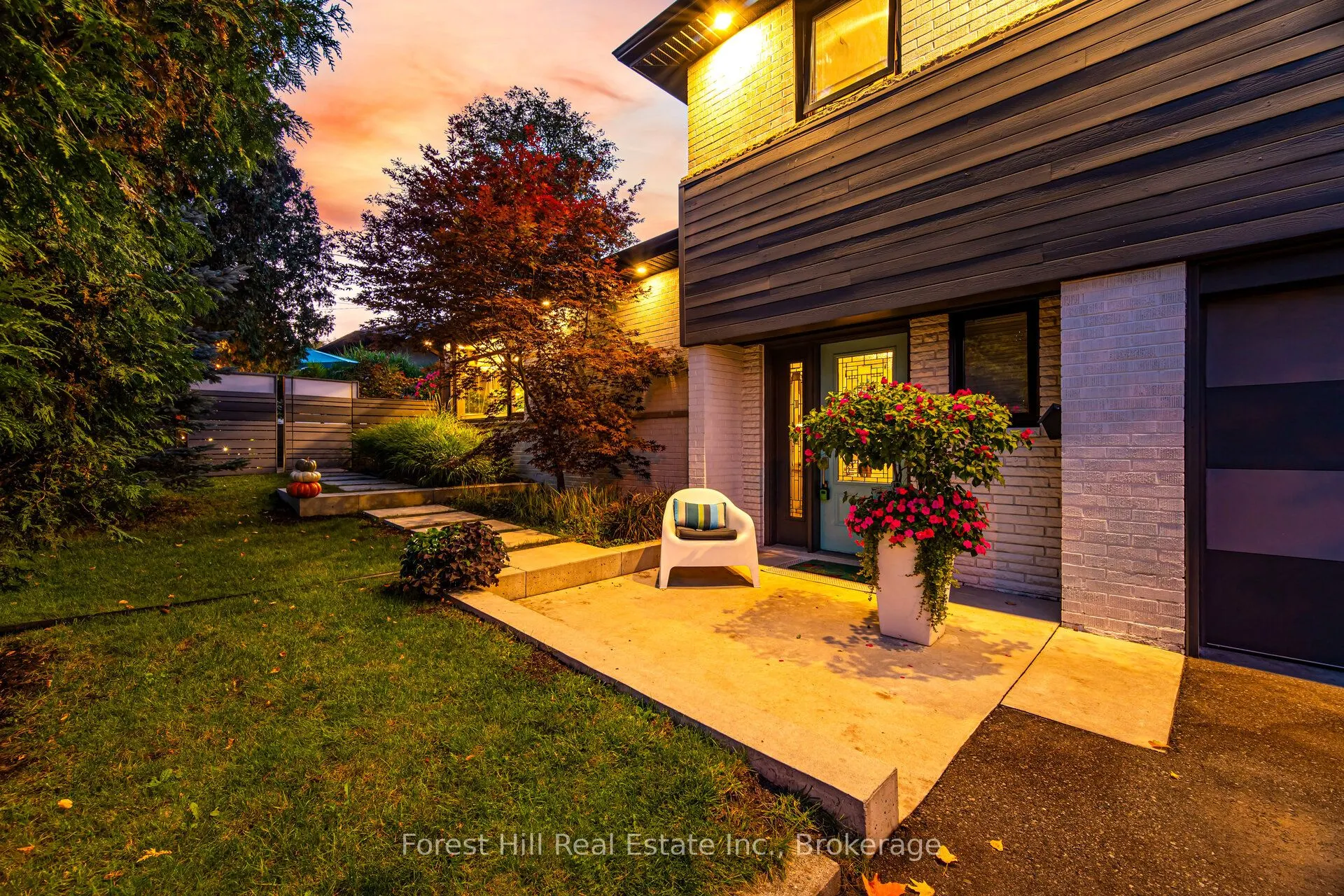 28 Decarie Circle