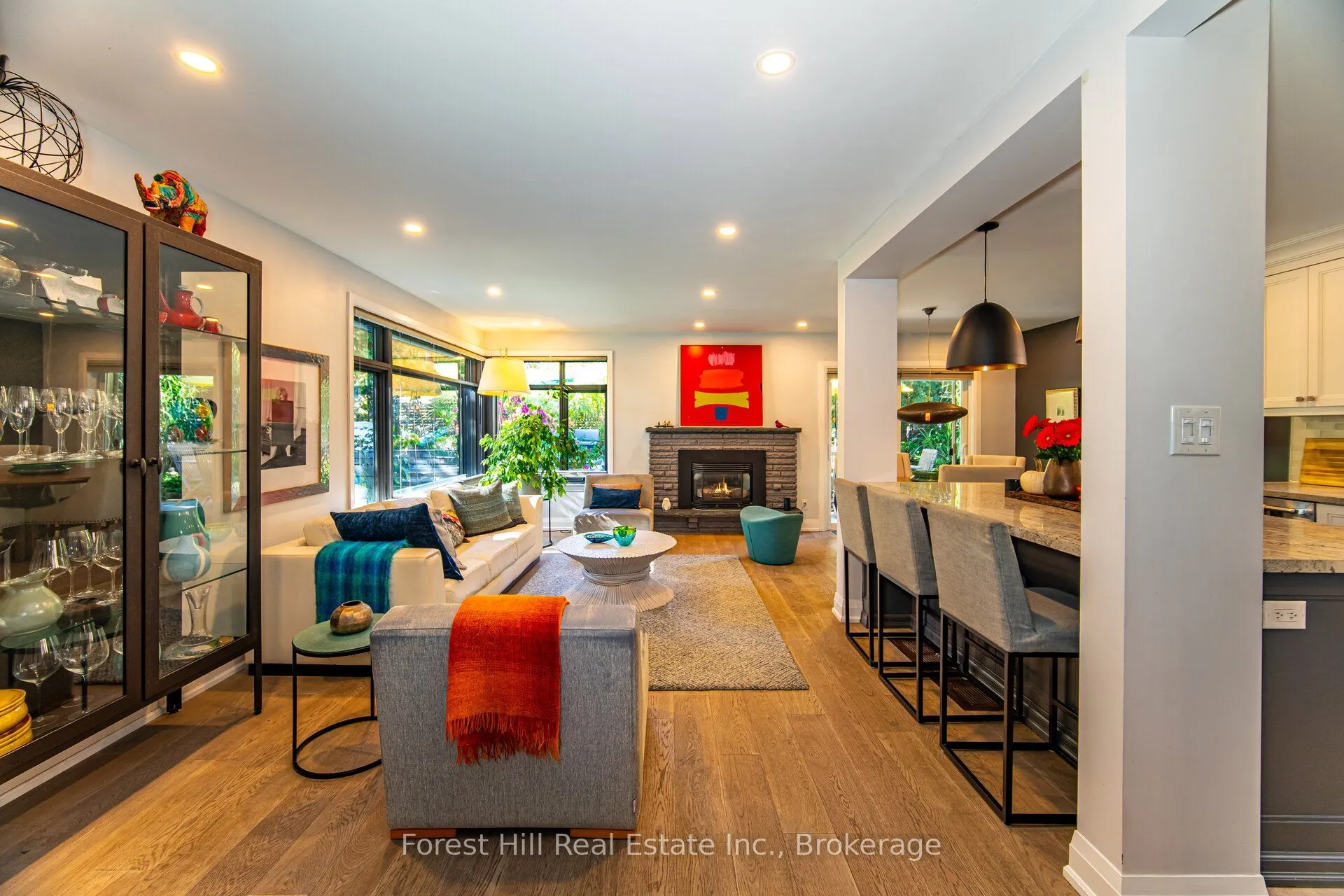 28 Decarie Circle