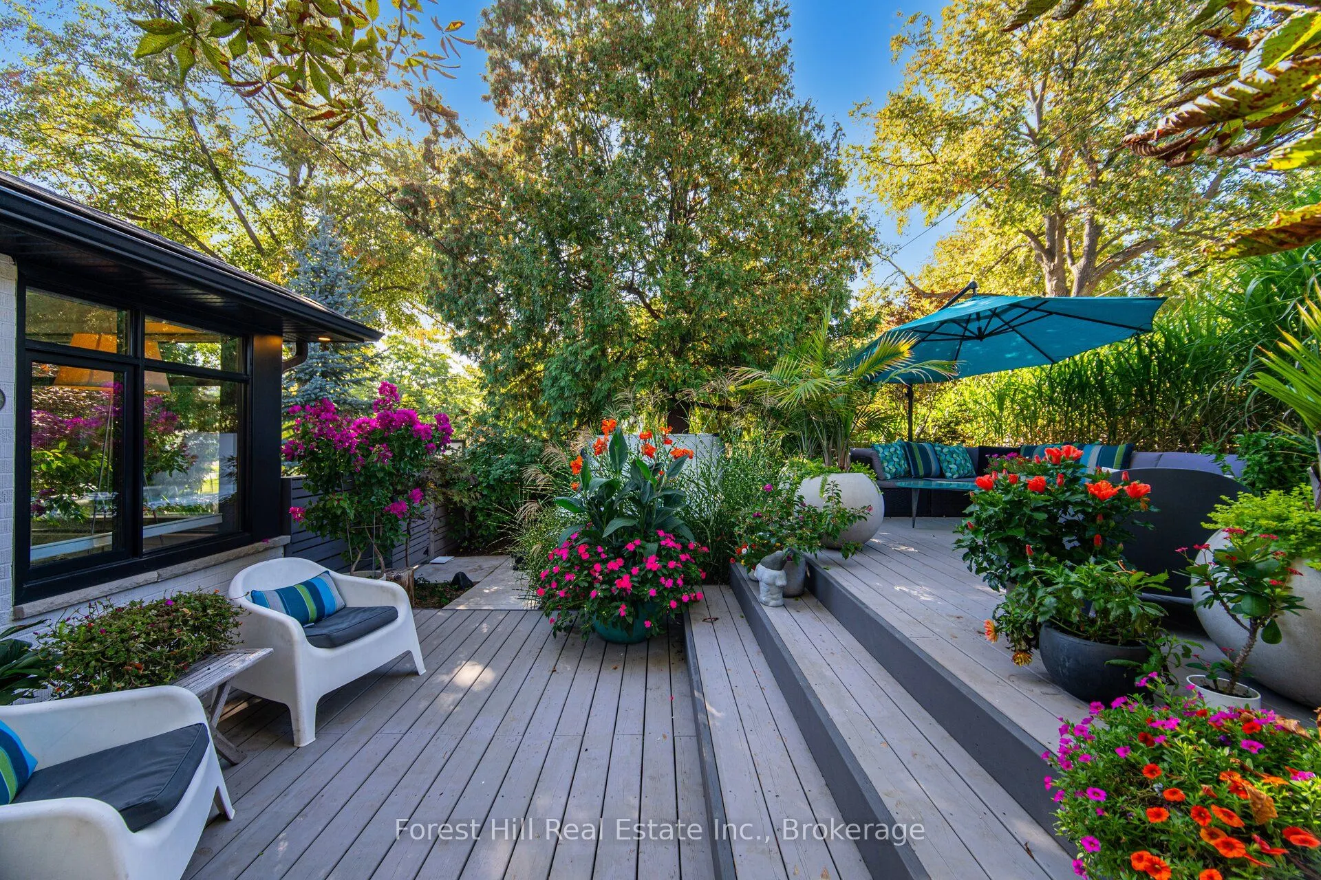 28 Decarie Circle