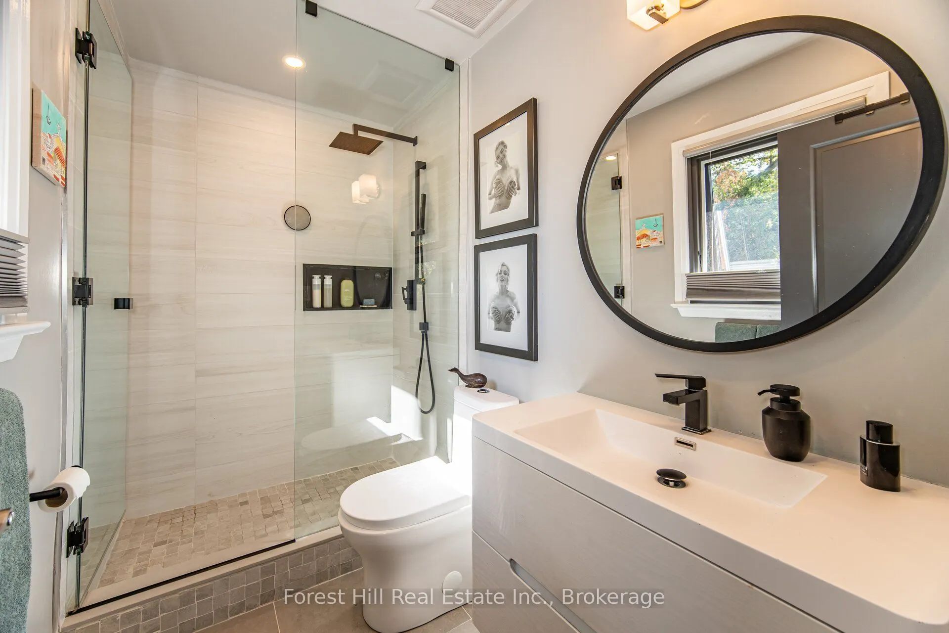 28 Decarie Circle