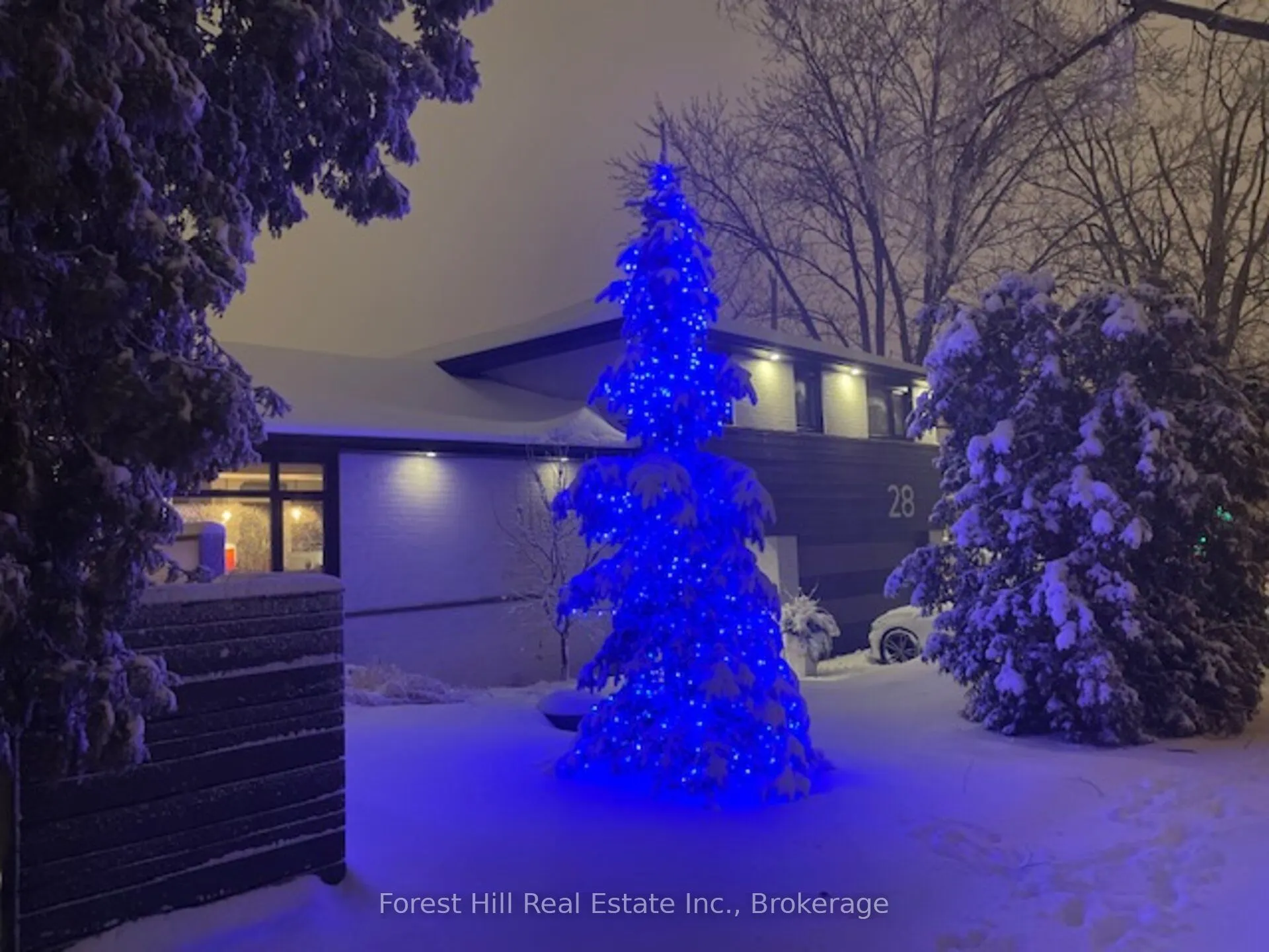 28 Decarie Circle