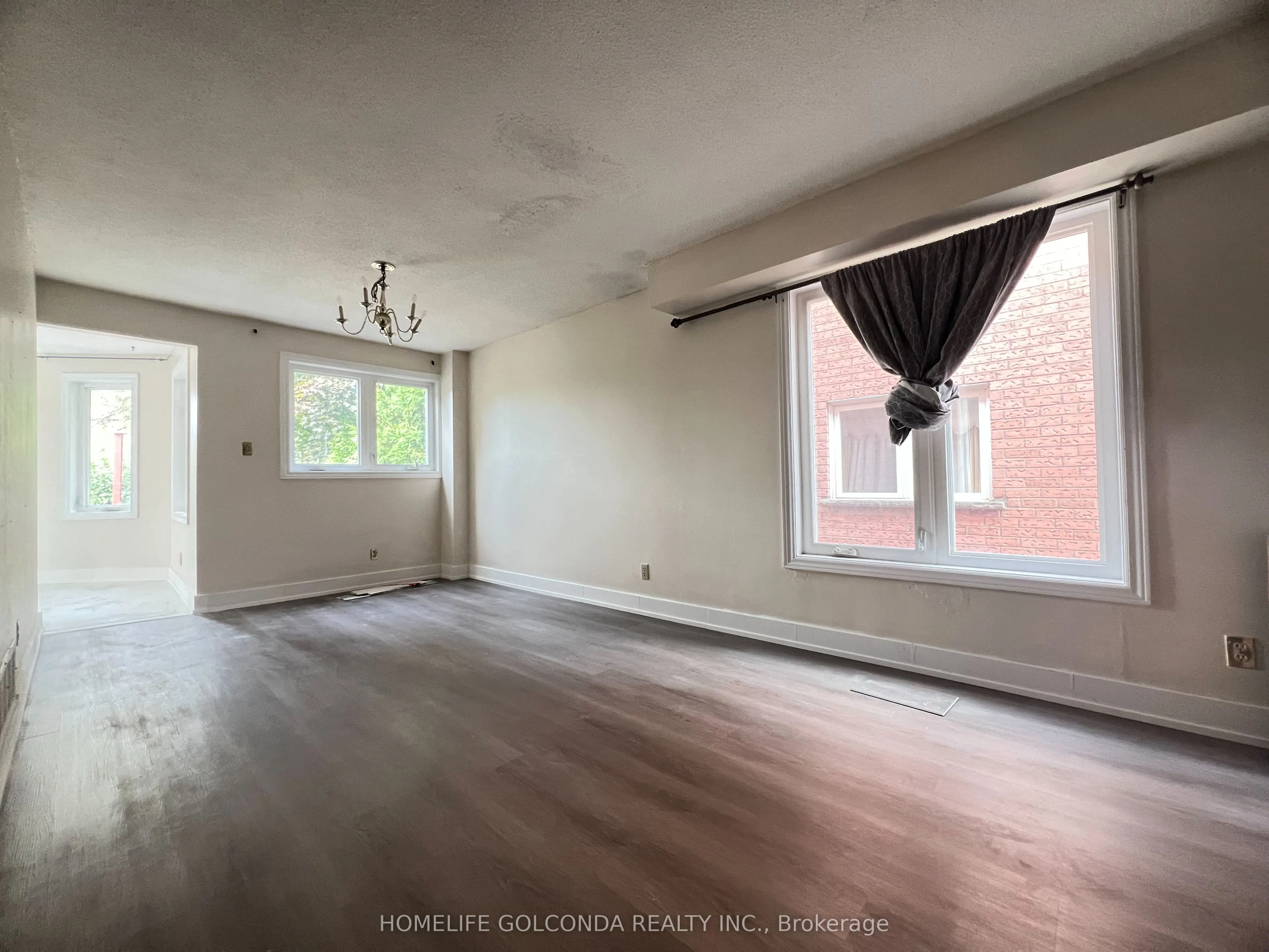 277 Huntington Ridge Drive, #Upper