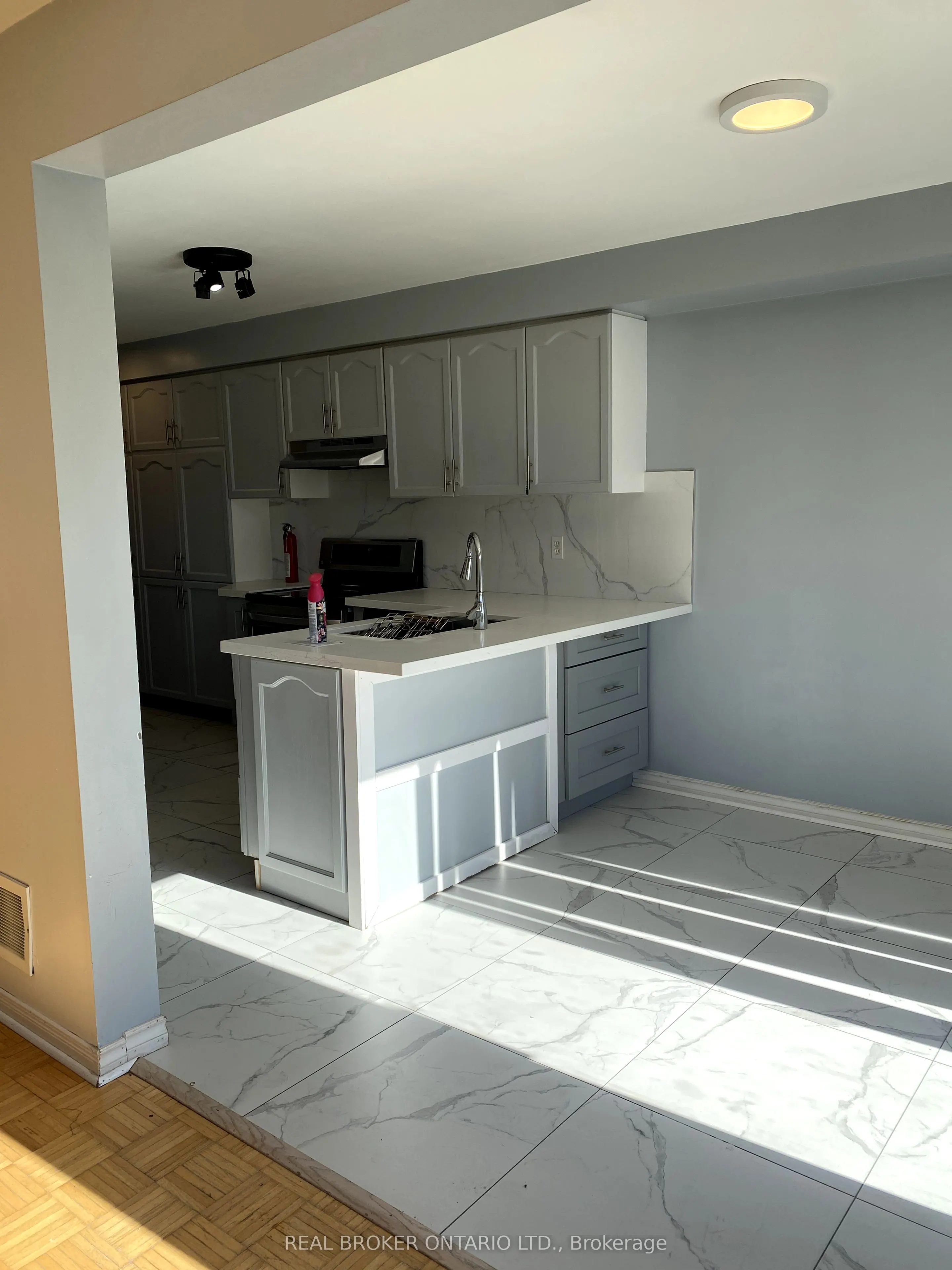 80 Redfinch Way, #Upper