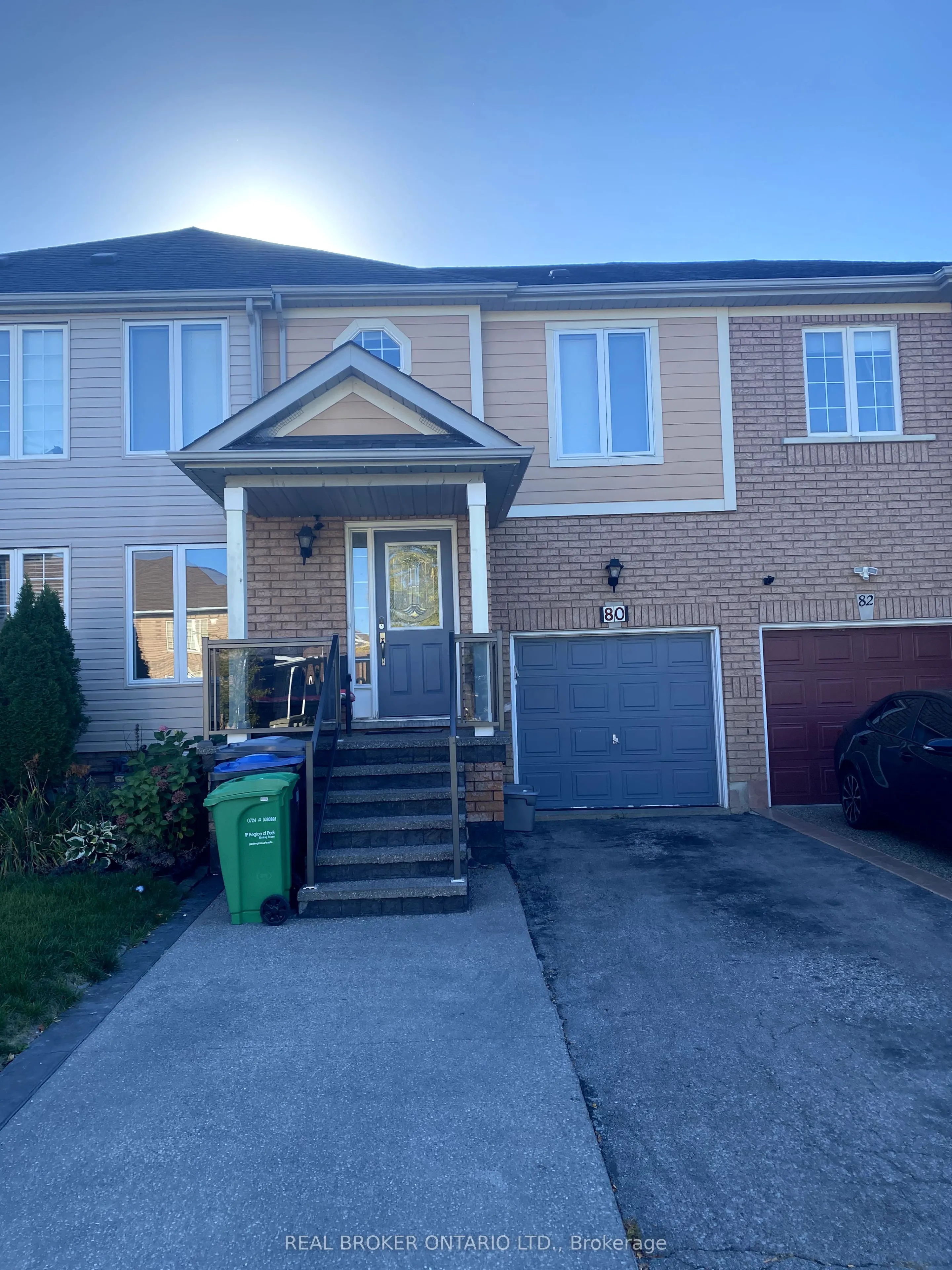 80 Redfinch Way, #Upper