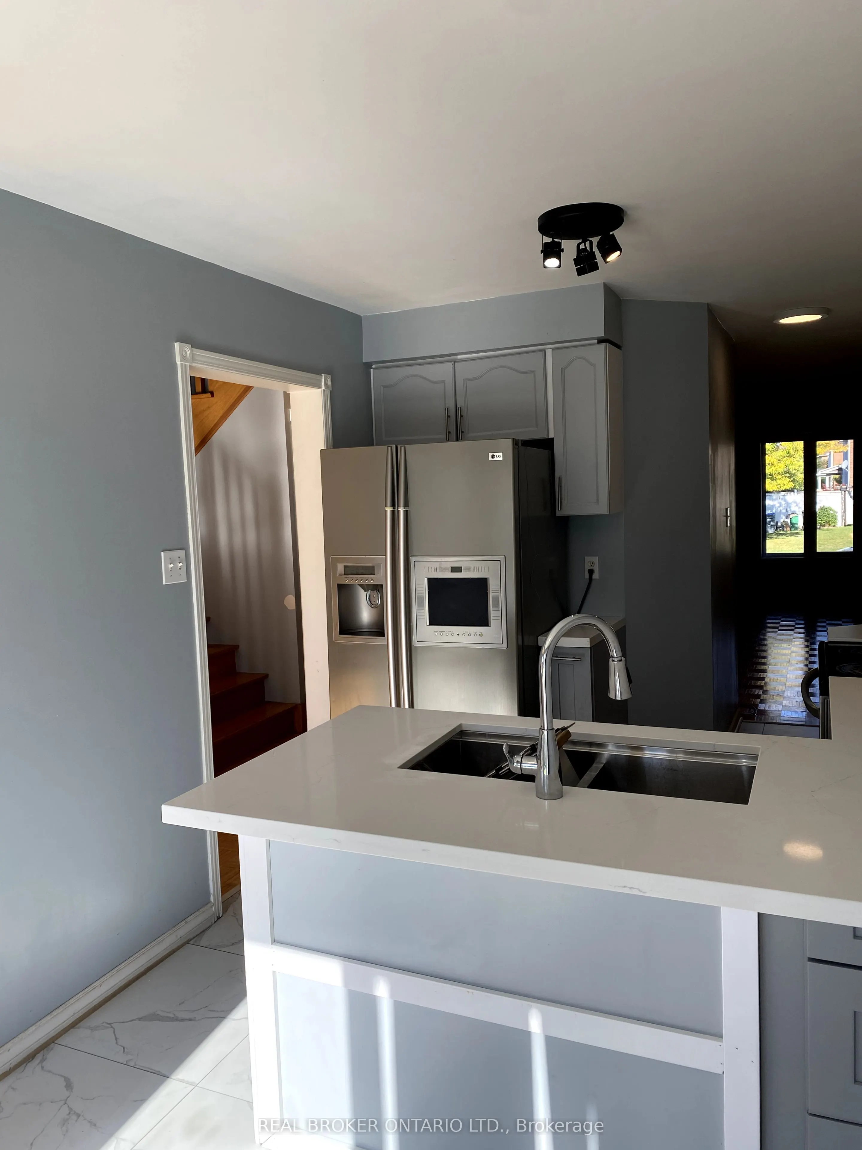 80 Redfinch Way, #Upper