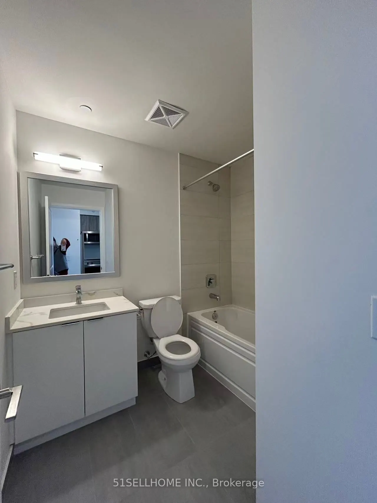 15 Watergarden Drive, #1607