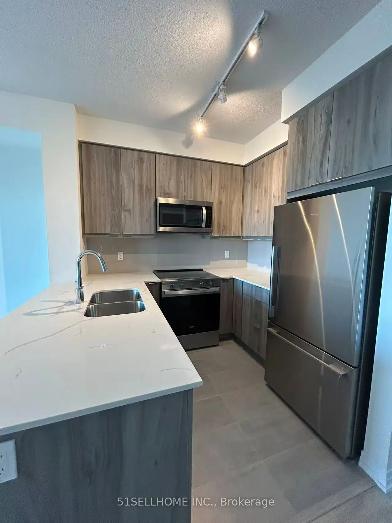 15 Watergarden Drive, #1607