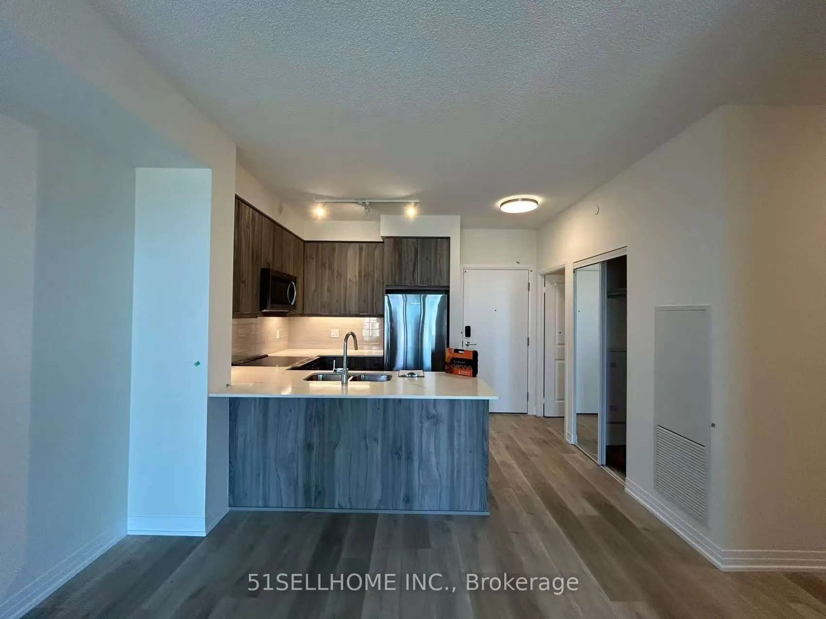 15 Watergarden Drive, #1607