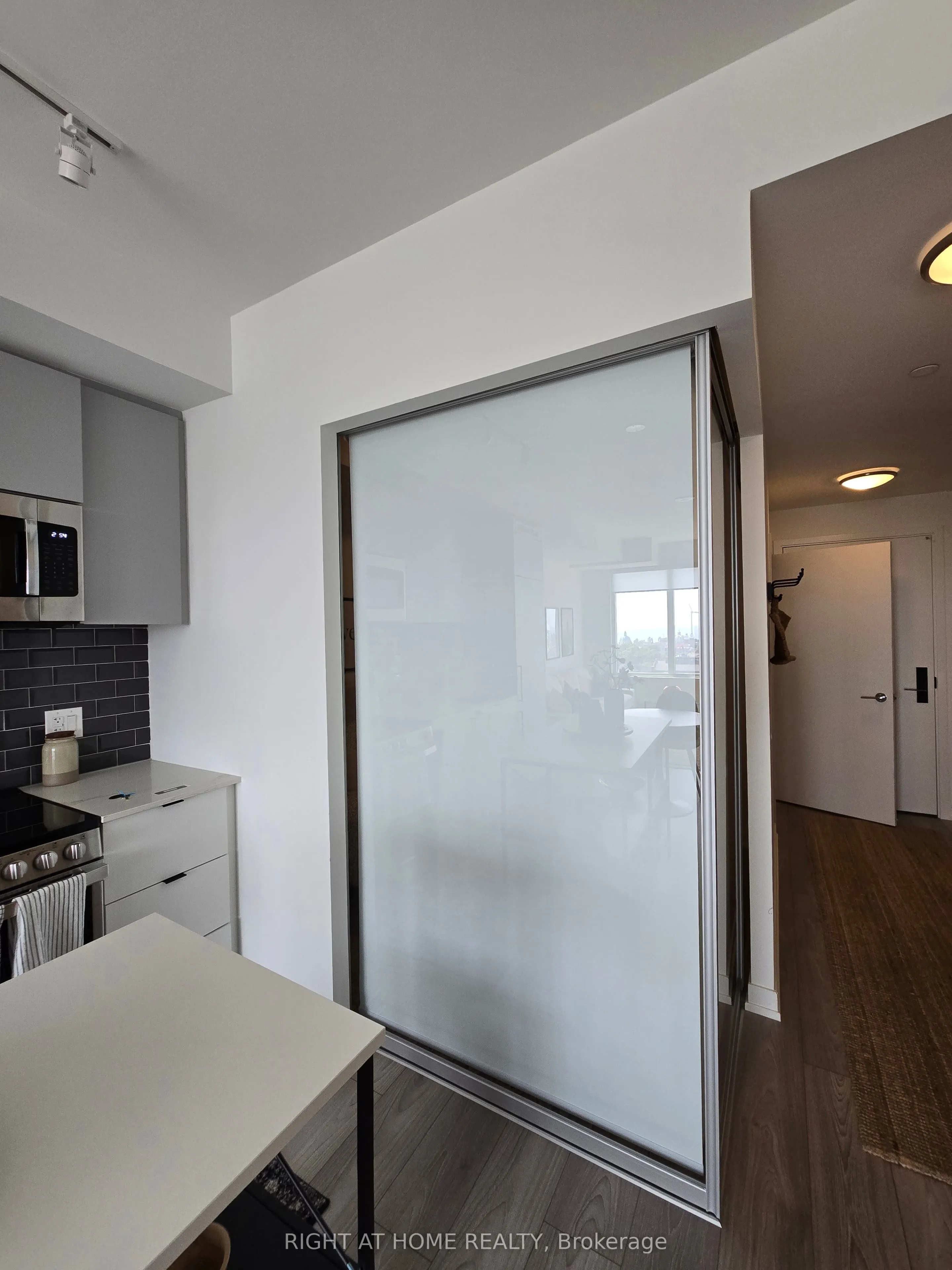 285 Dufferin Street, #1014
