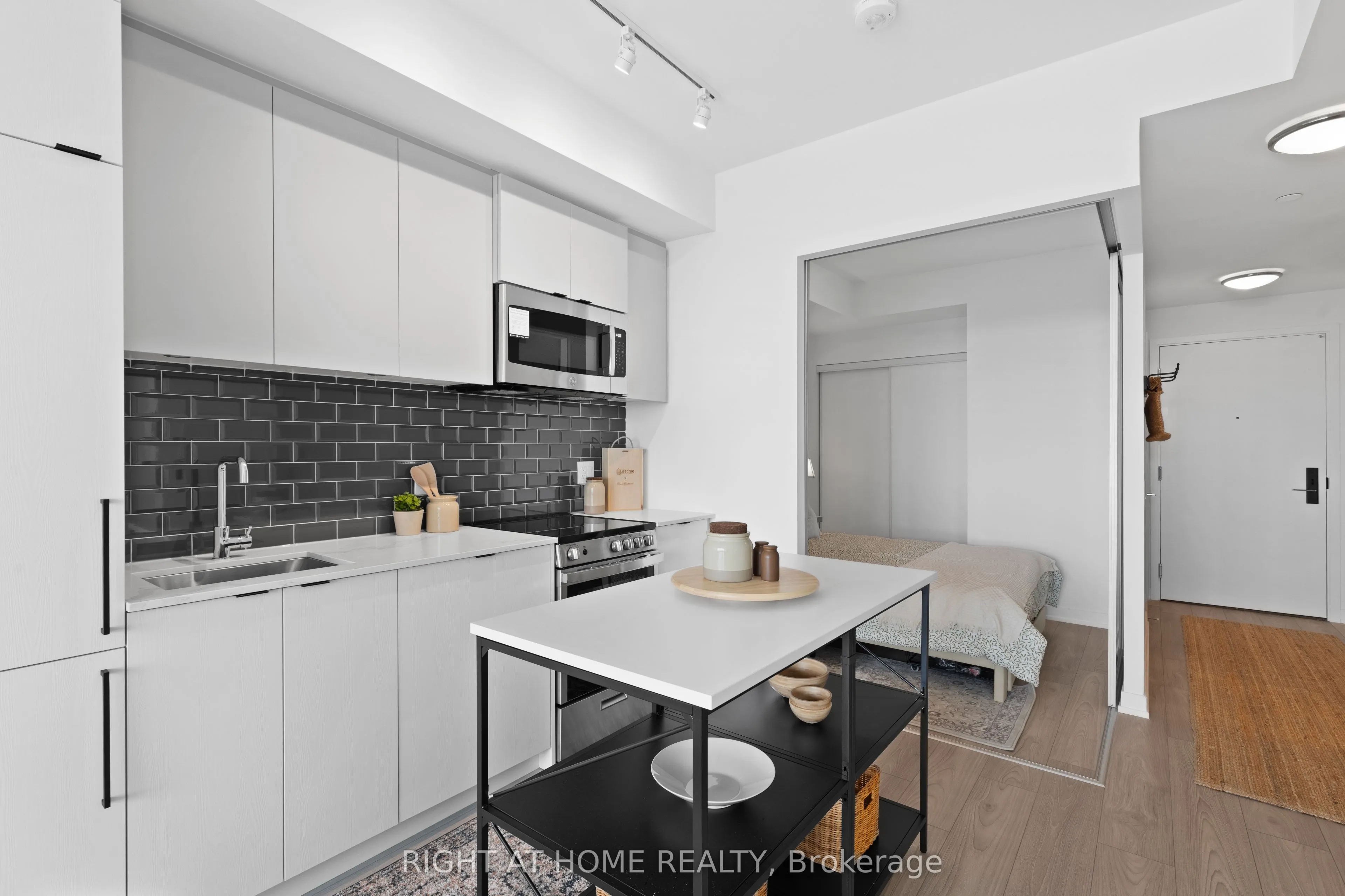 285 Dufferin Street, #1014