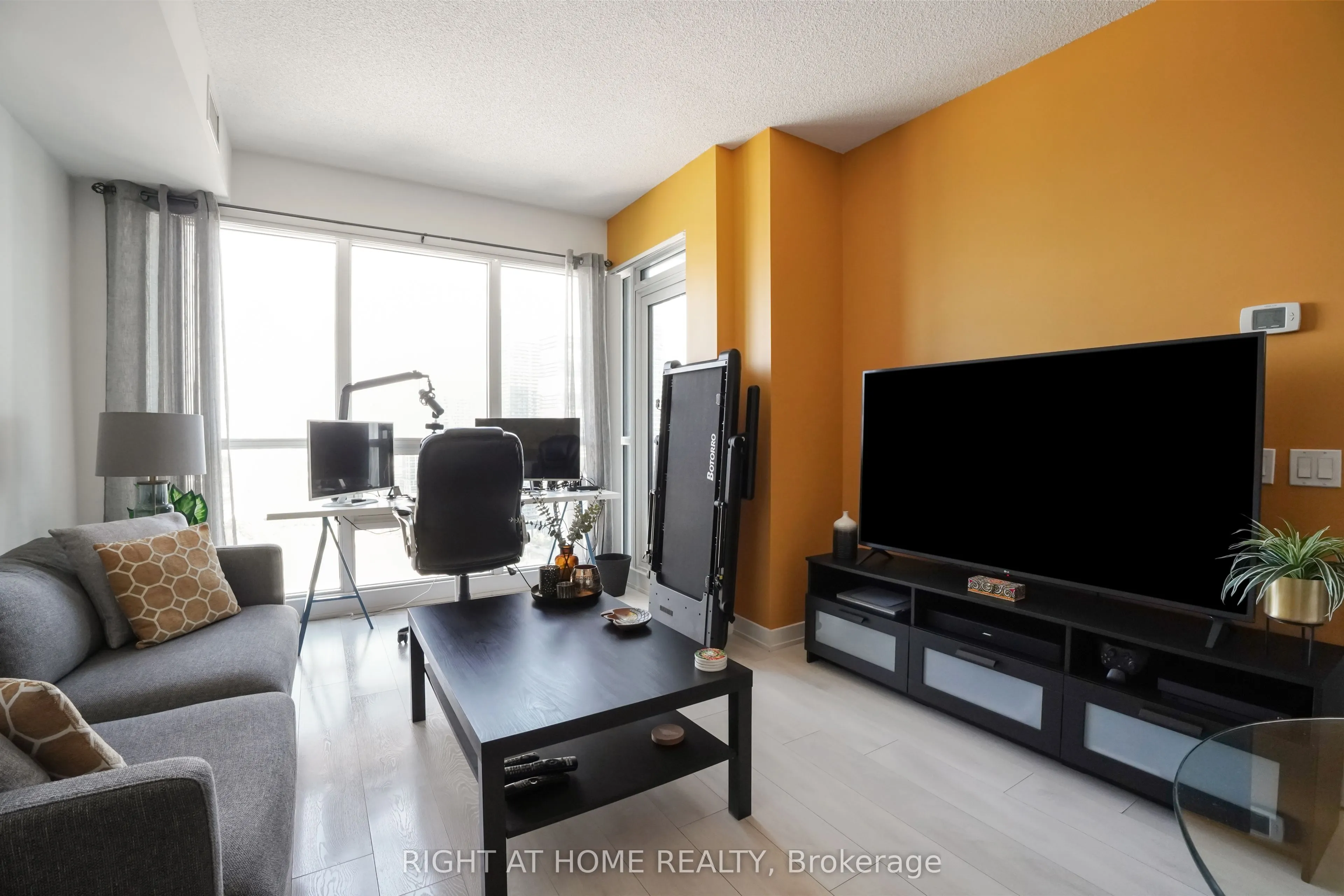 2220 Lakeshore Boulevard W, #3106