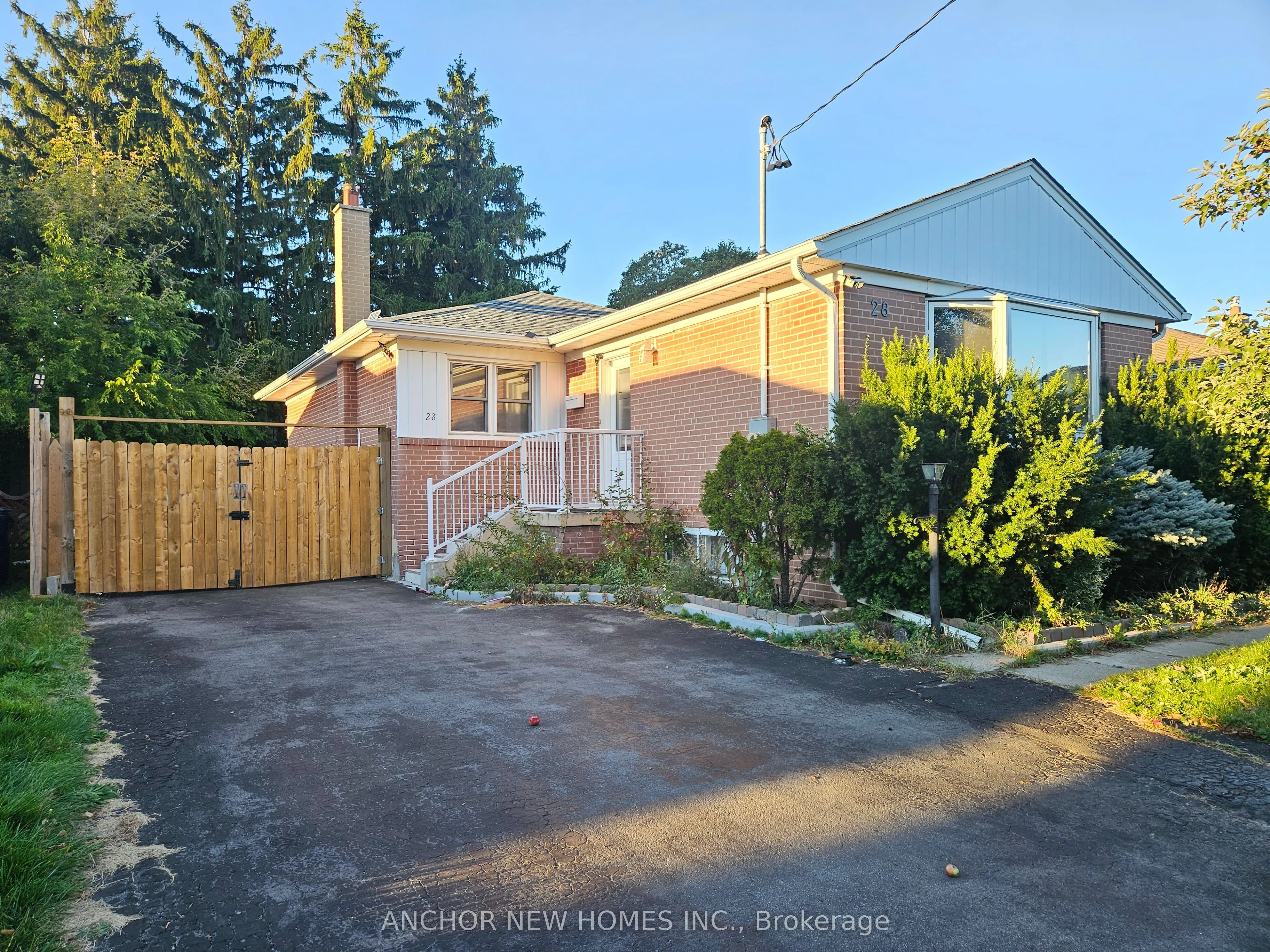 28 Eringate Drive
