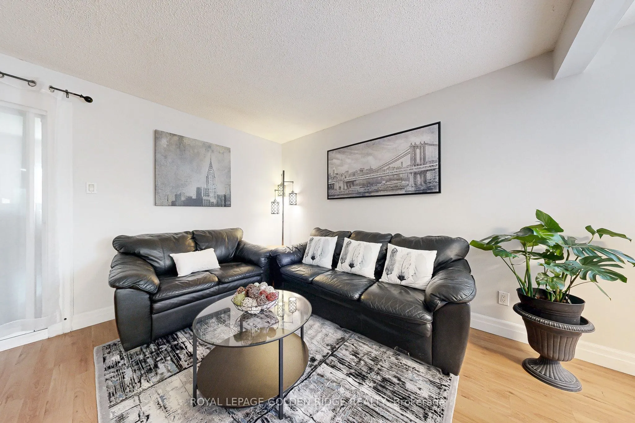 24 Hillbank Trail
