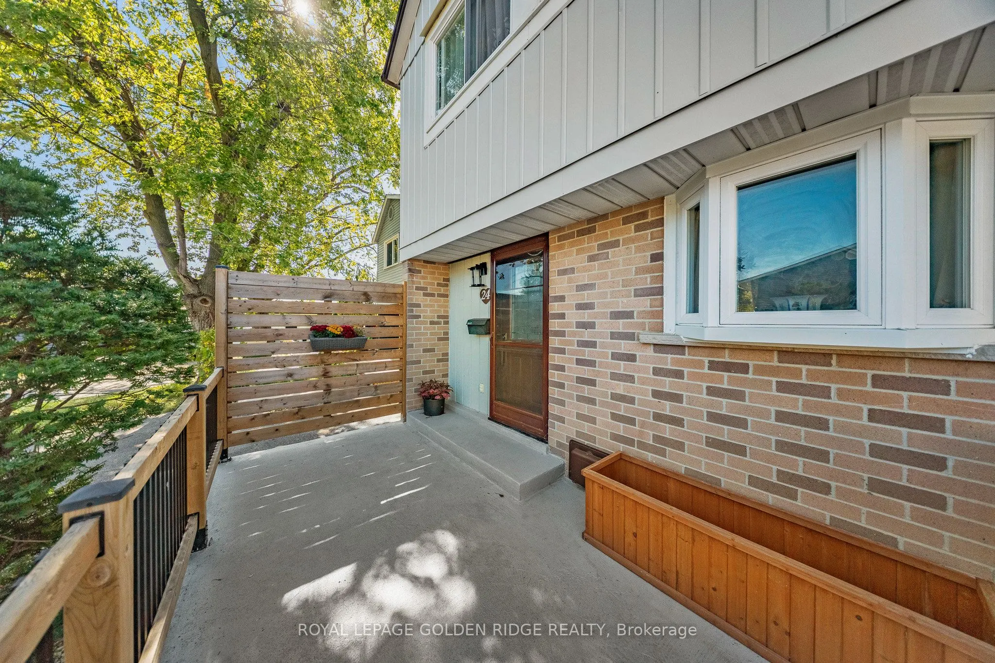 24 Hillbank Trail